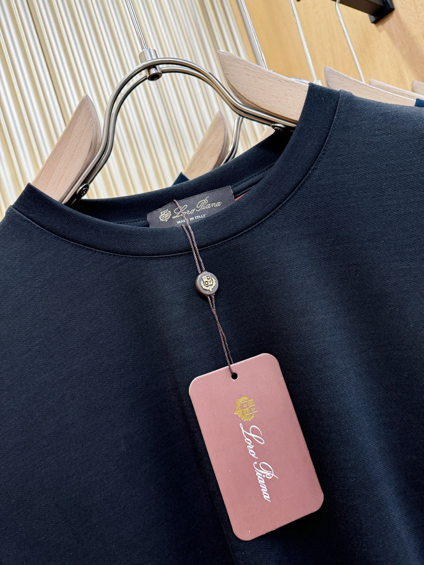 Loro Piana诺悠翩雅 2025ss秋冬新品 长袖T恤，经典Logo设计，百搭款 官网同步发售 定