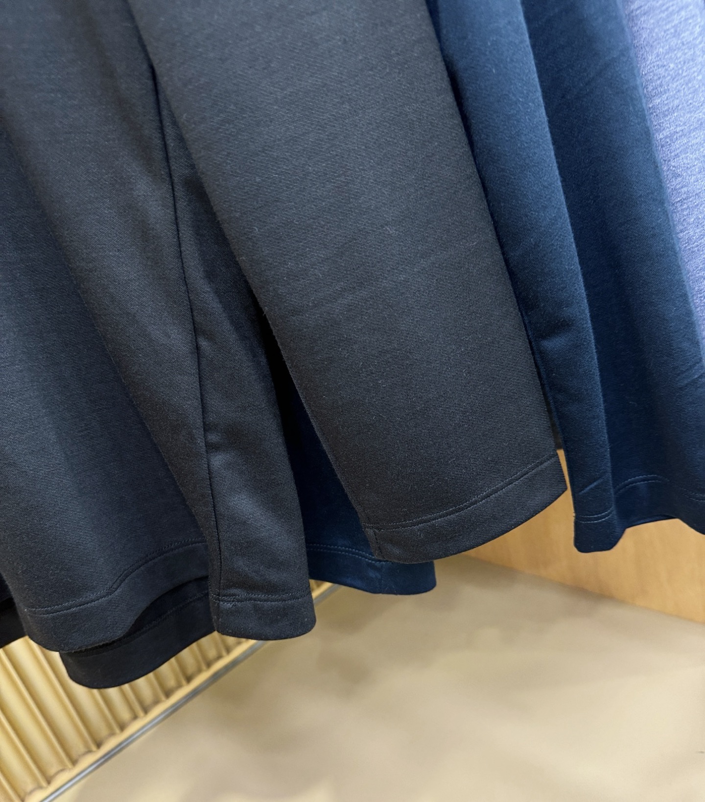 Loro Piana诺悠翩雅 2025ss秋冬新品 长袖T恤，经典Logo设计，百搭款 官网同步发售 定