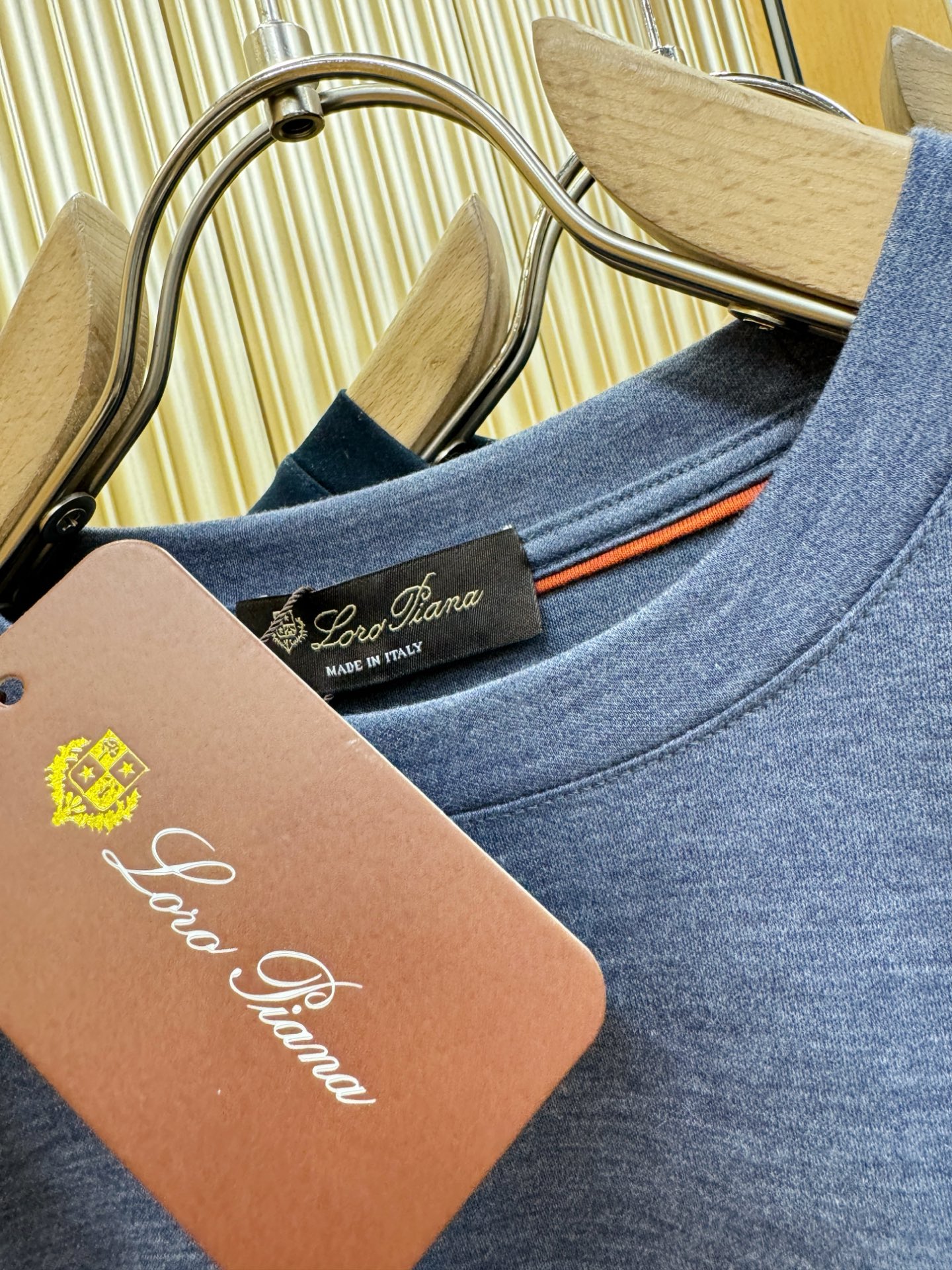 Loro Piana诺悠翩雅 2025ss秋冬新品 长袖T恤，经典Logo设计，百搭款 官网同步发售 定