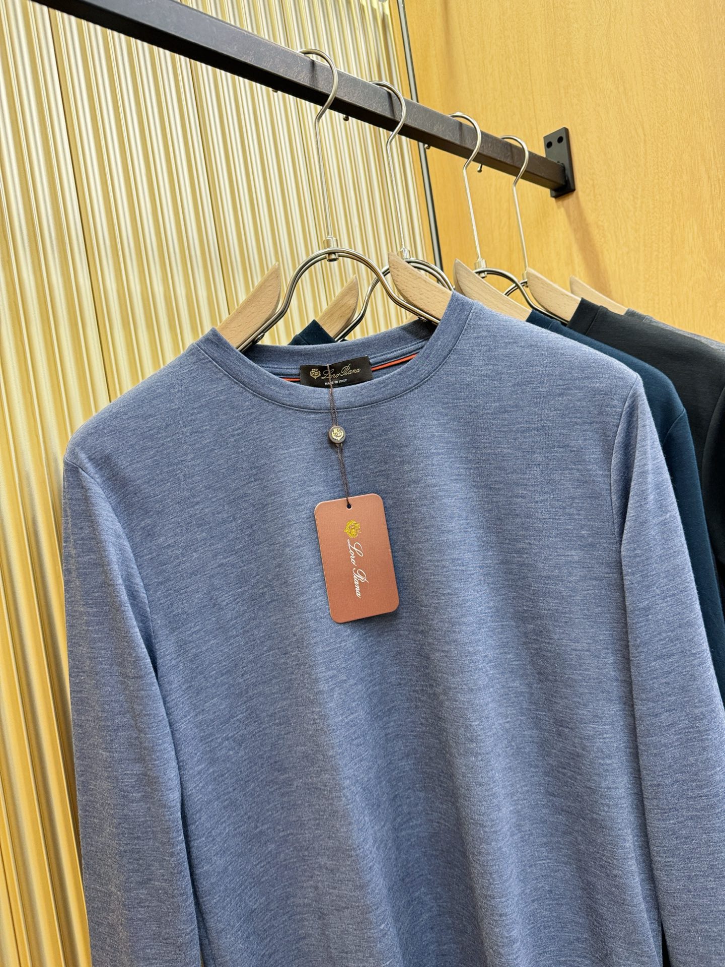 Loro Piana诺悠翩雅 2025ss秋冬新品 长袖T恤，经典Logo设计，百搭款 官网同步发售 定