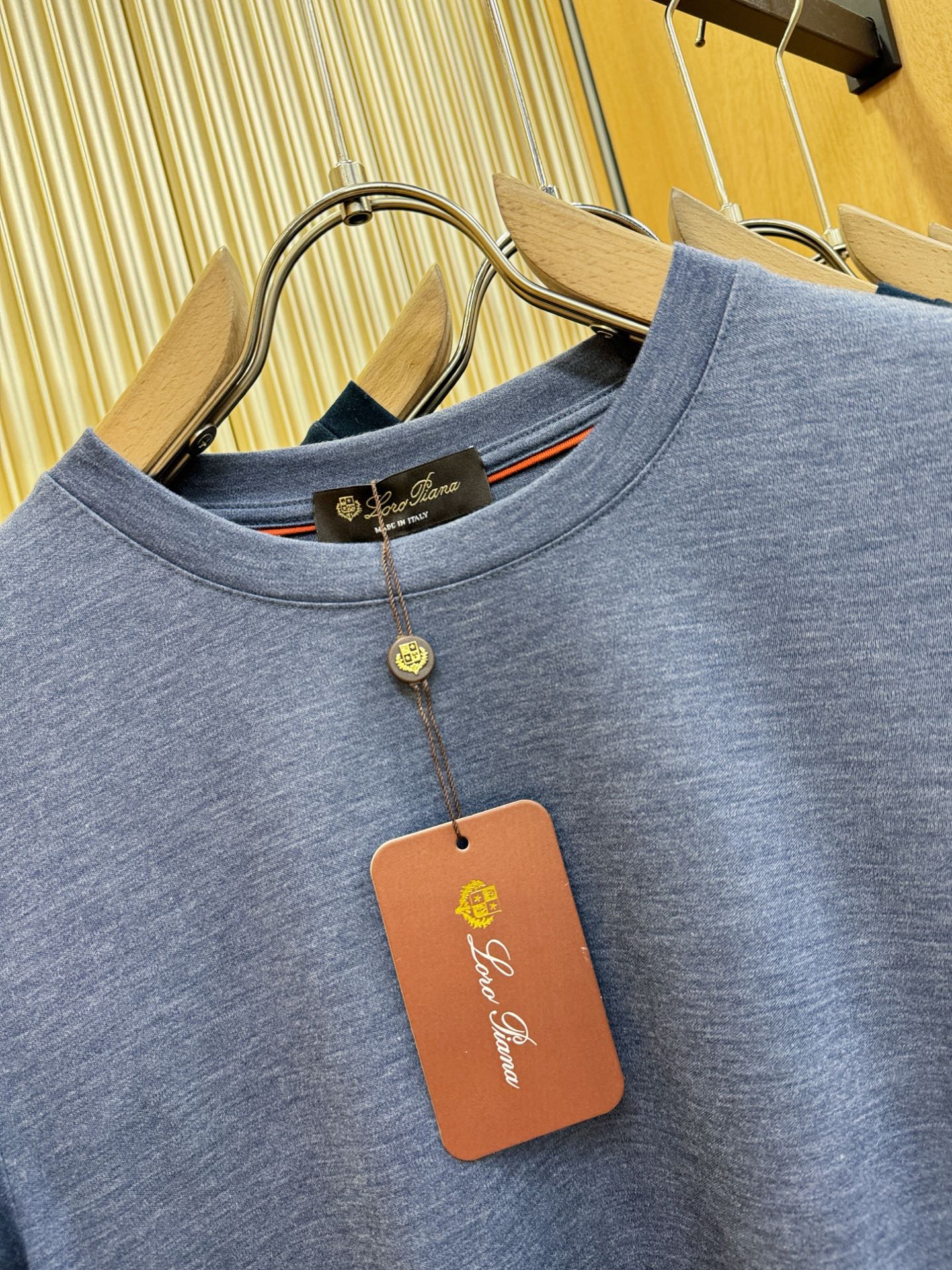 Loro Piana诺悠翩雅 2025ss秋冬新品 长袖T恤，经典Logo设计，百搭款 官网同步发售 定