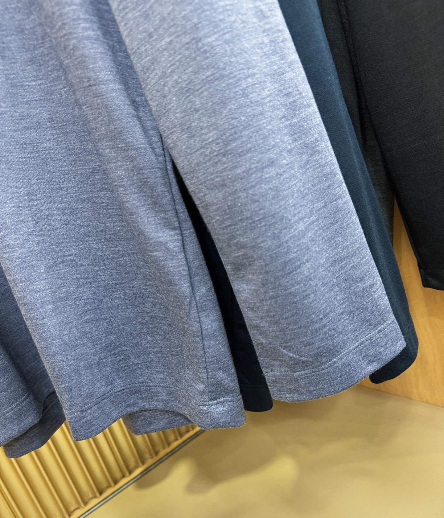 Loro Piana诺悠翩雅 2025ss秋冬新品 长袖T恤，经典Logo设计，百搭款 官网同步发售 定