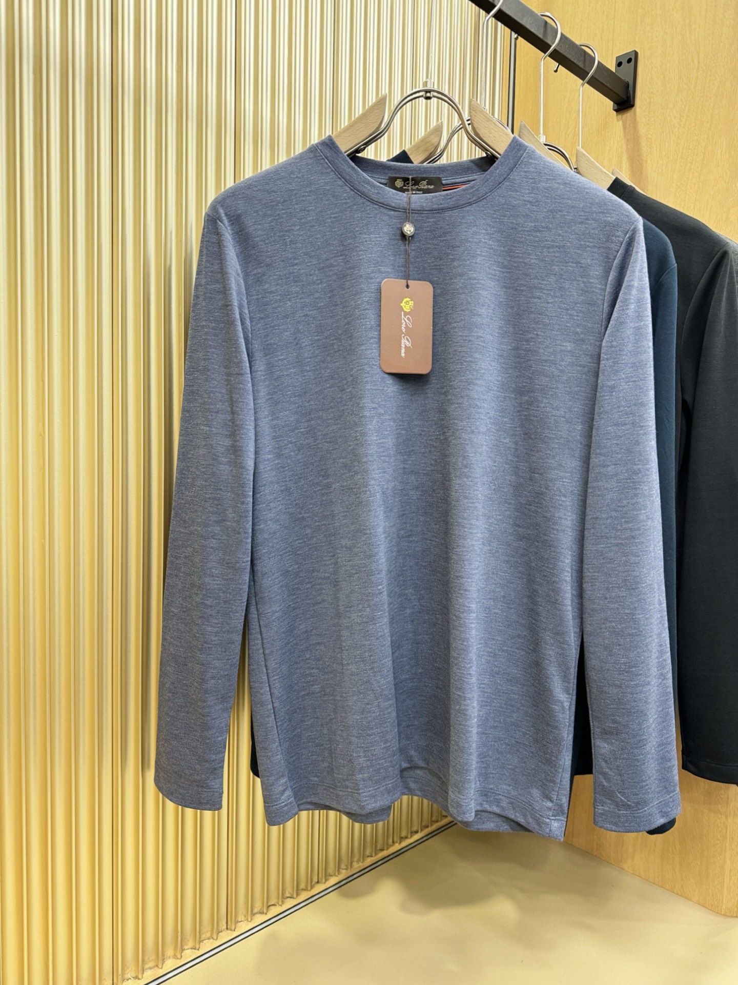 Loro Piana诺悠翩雅 2025ss秋冬新品 长袖T恤，经典Logo设计，百搭款 官网同步发售 定