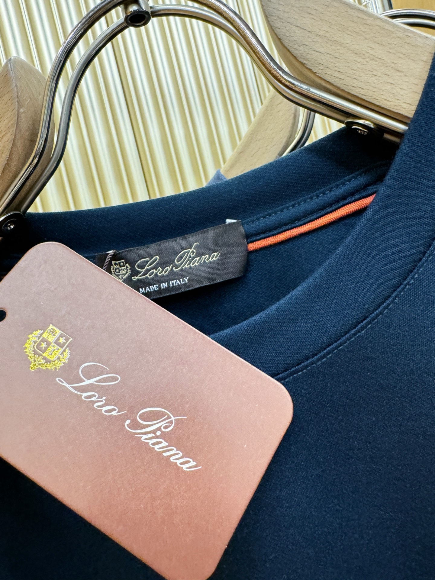 Loro Piana诺悠翩雅 2025ss秋冬新品 长袖T恤，经典Logo设计，百搭款 官网同步发售 定