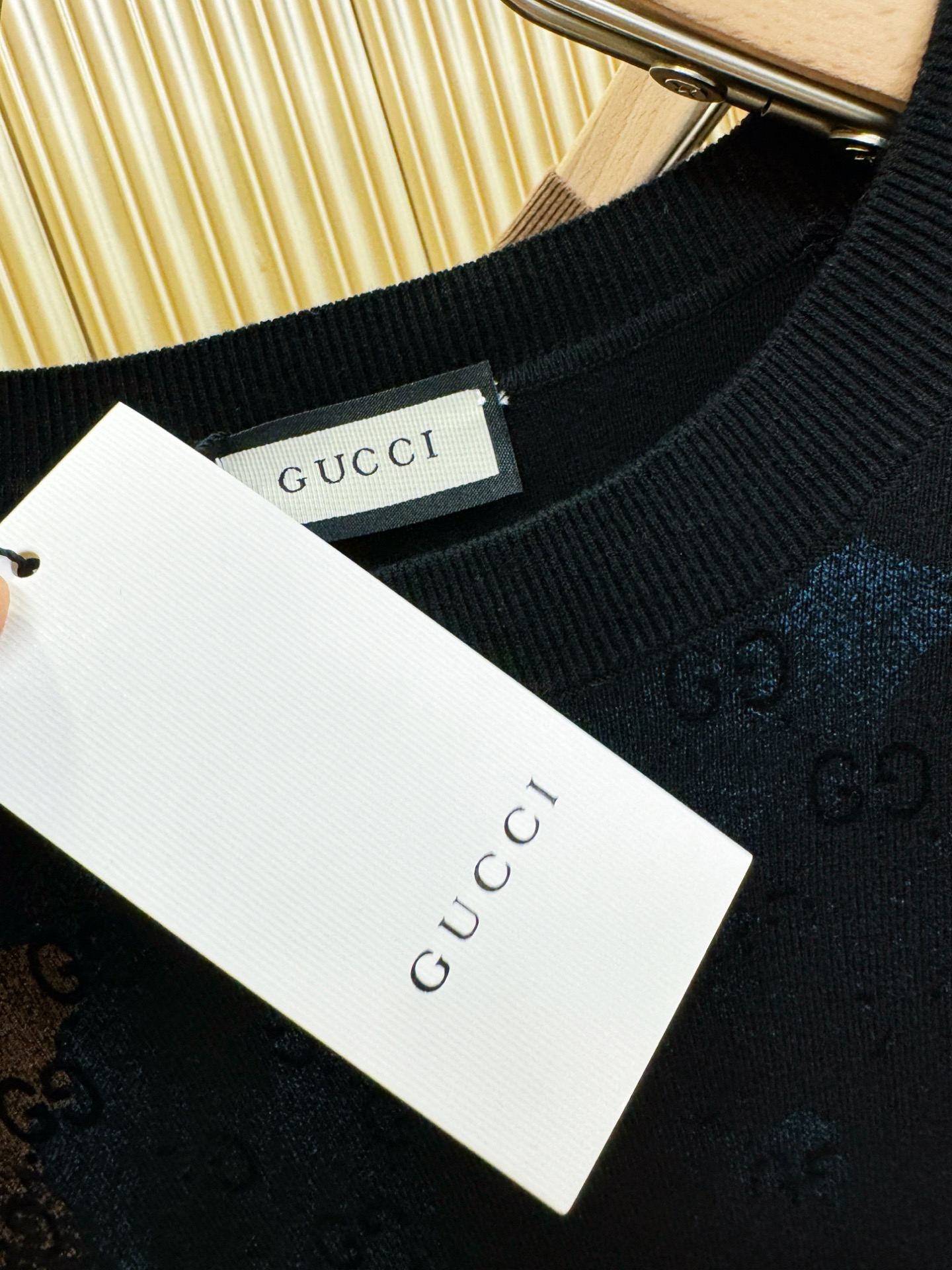 Gucci古奇 2025秋冬新款毛衣，桑蚕丝+绵羊毛，顶级桑蚕丝绵羊毛面料，手感柔软。 logo图案设计