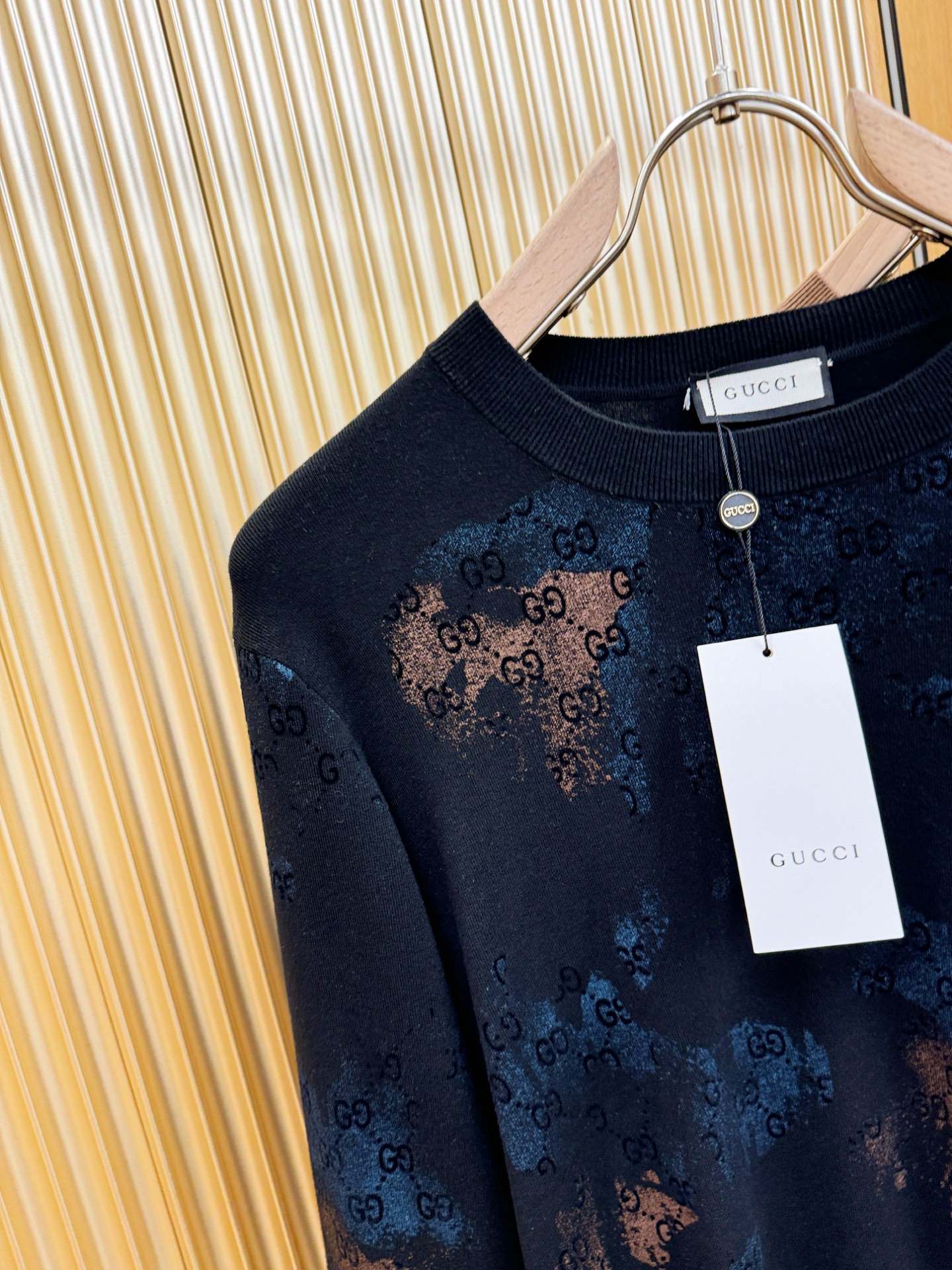 Gucci古奇 2025秋冬新款毛衣，桑蚕丝+绵羊毛，顶级桑蚕丝绵羊毛面料，手感柔软。 logo图案设计