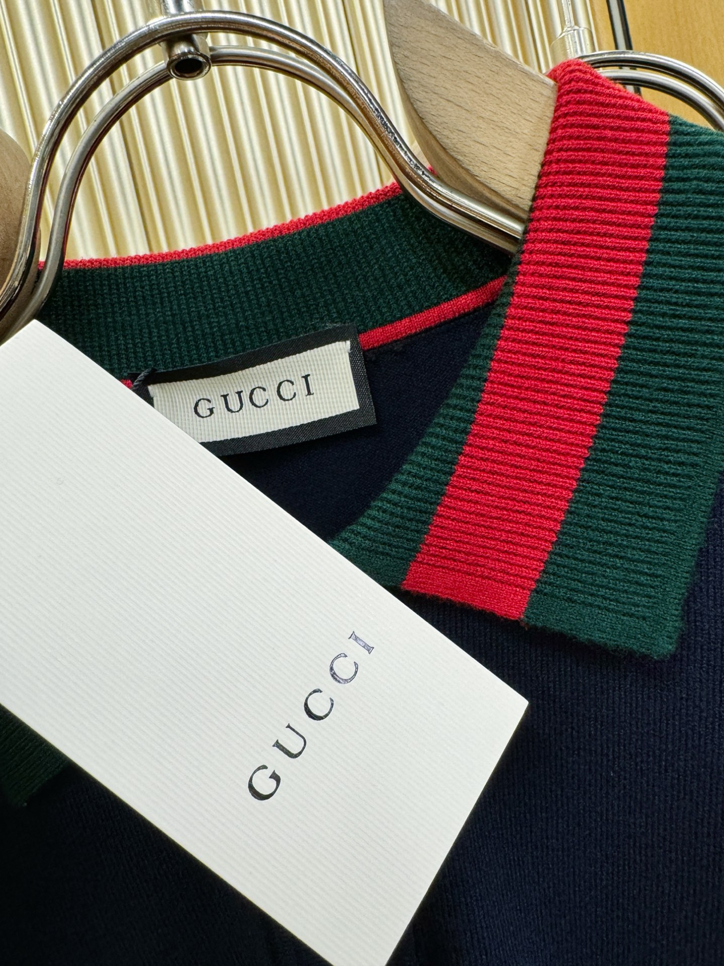 Gucci古奇 2025秋冬新款毛衣，桑蚕丝+绵羊毛，顶级桑蚕丝绵羊毛面料，手感柔软。 logo图案设计