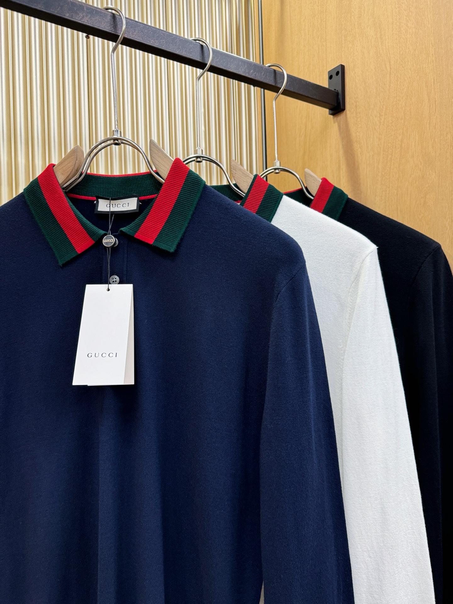 Gucci古奇 2025秋冬新款毛衣，桑蚕丝+绵羊毛，顶级桑蚕丝绵羊毛面料，手感柔软。 logo图案设计