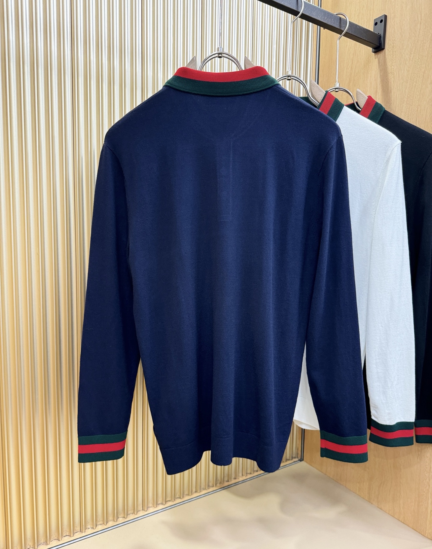 Gucci古奇 2025秋冬新款毛衣，桑蚕丝+绵羊毛，顶级桑蚕丝绵羊毛面料，手感柔软。 logo图案设计