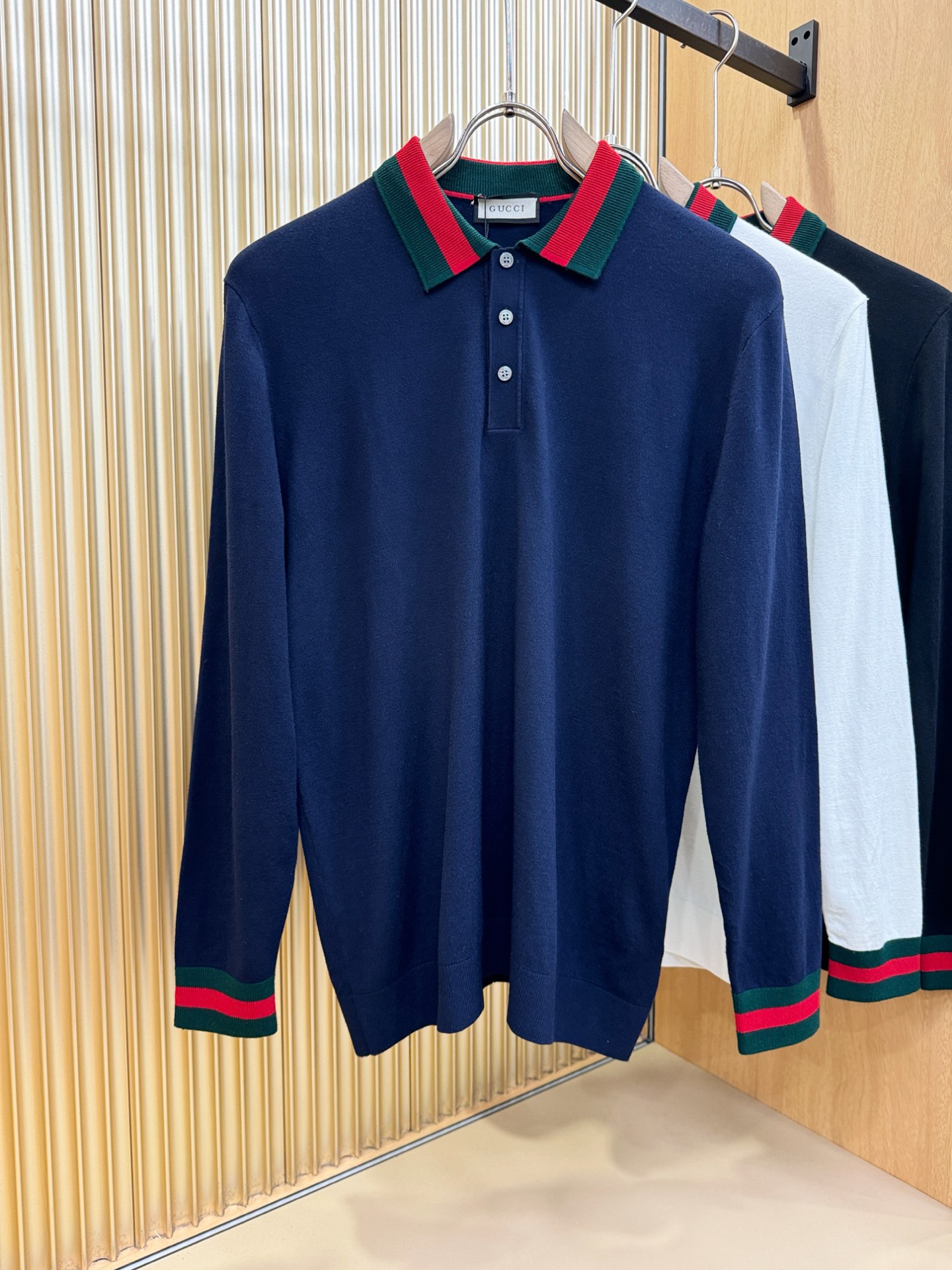 Gucci古奇 2025秋冬新款毛衣，桑蚕丝+绵羊毛，顶级桑蚕丝绵羊毛面料，手感柔软。 logo图案设计