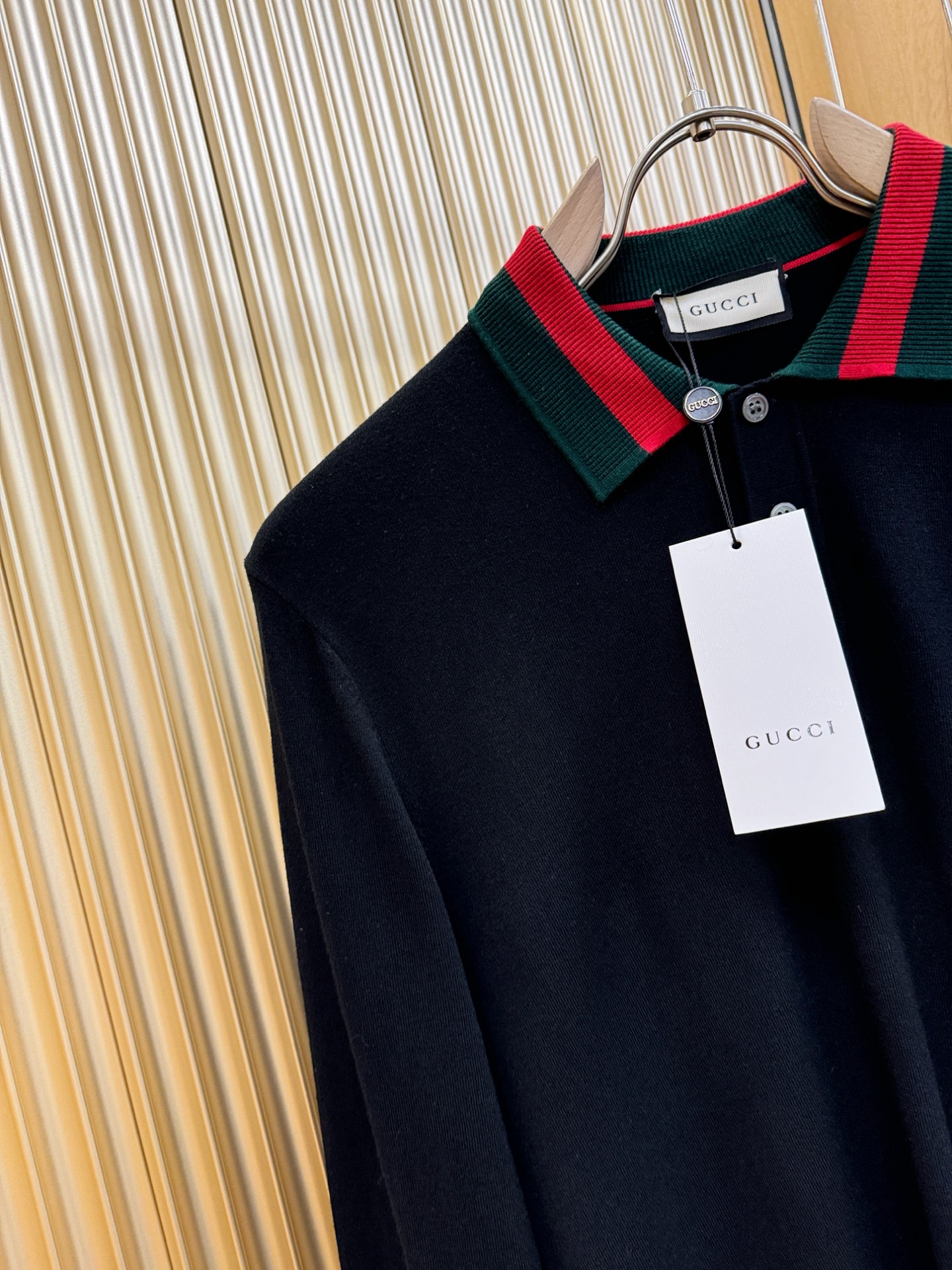 Gucci古奇 2025秋冬新款毛衣，桑蚕丝+绵羊毛，顶级桑蚕丝绵羊毛面料，手感柔软。 logo图案设计