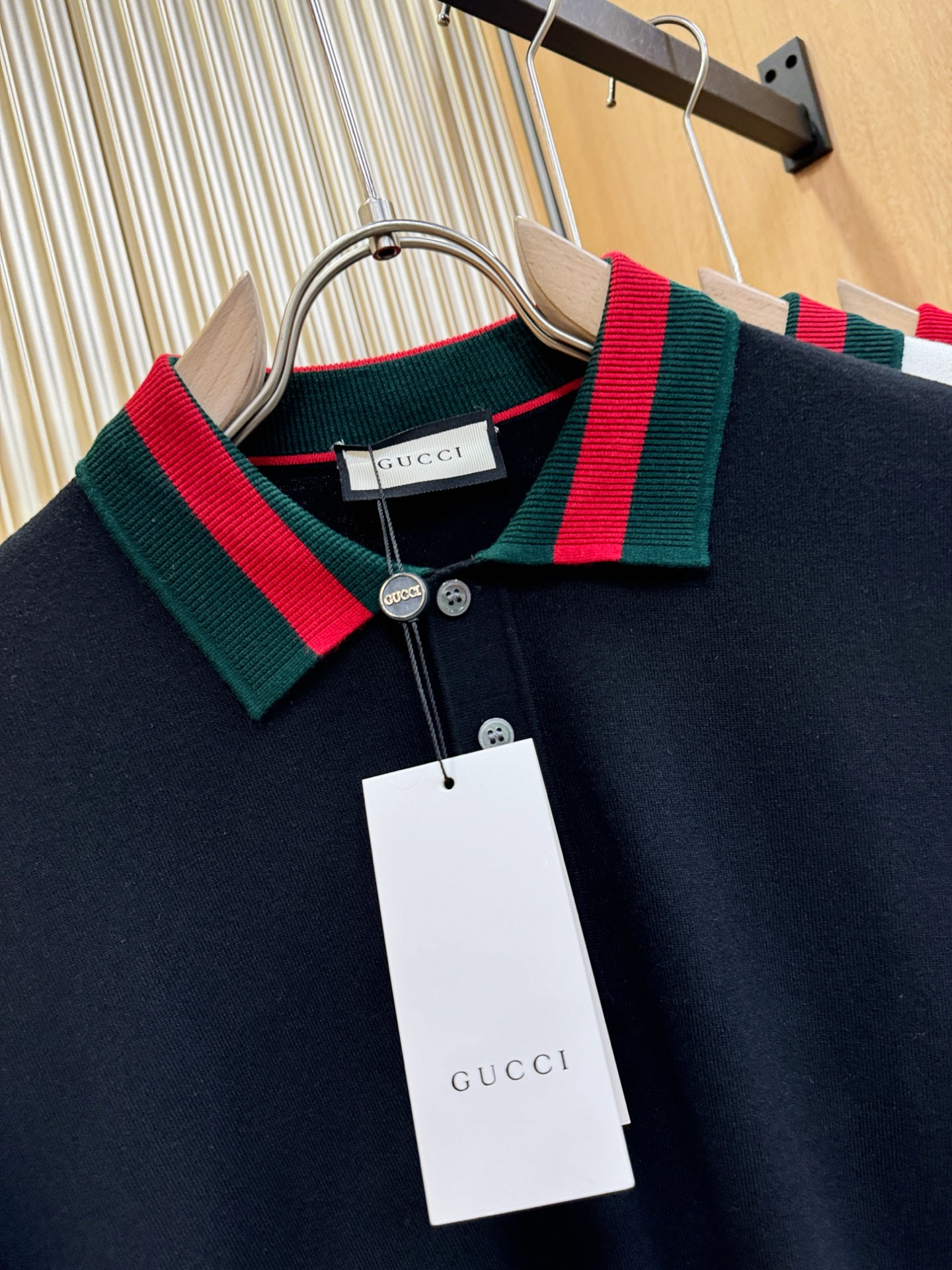 Gucci古奇 2025秋冬新款毛衣，桑蚕丝+绵羊毛，顶级桑蚕丝绵羊毛面料，手感柔软。 logo图案设计