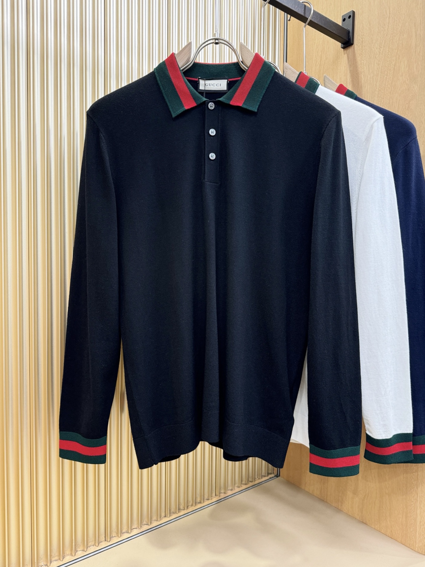 Gucci古奇 2025秋冬新款毛衣，桑蚕丝+绵羊毛，顶级桑蚕丝绵羊毛面料，手感柔软。 logo图案设计