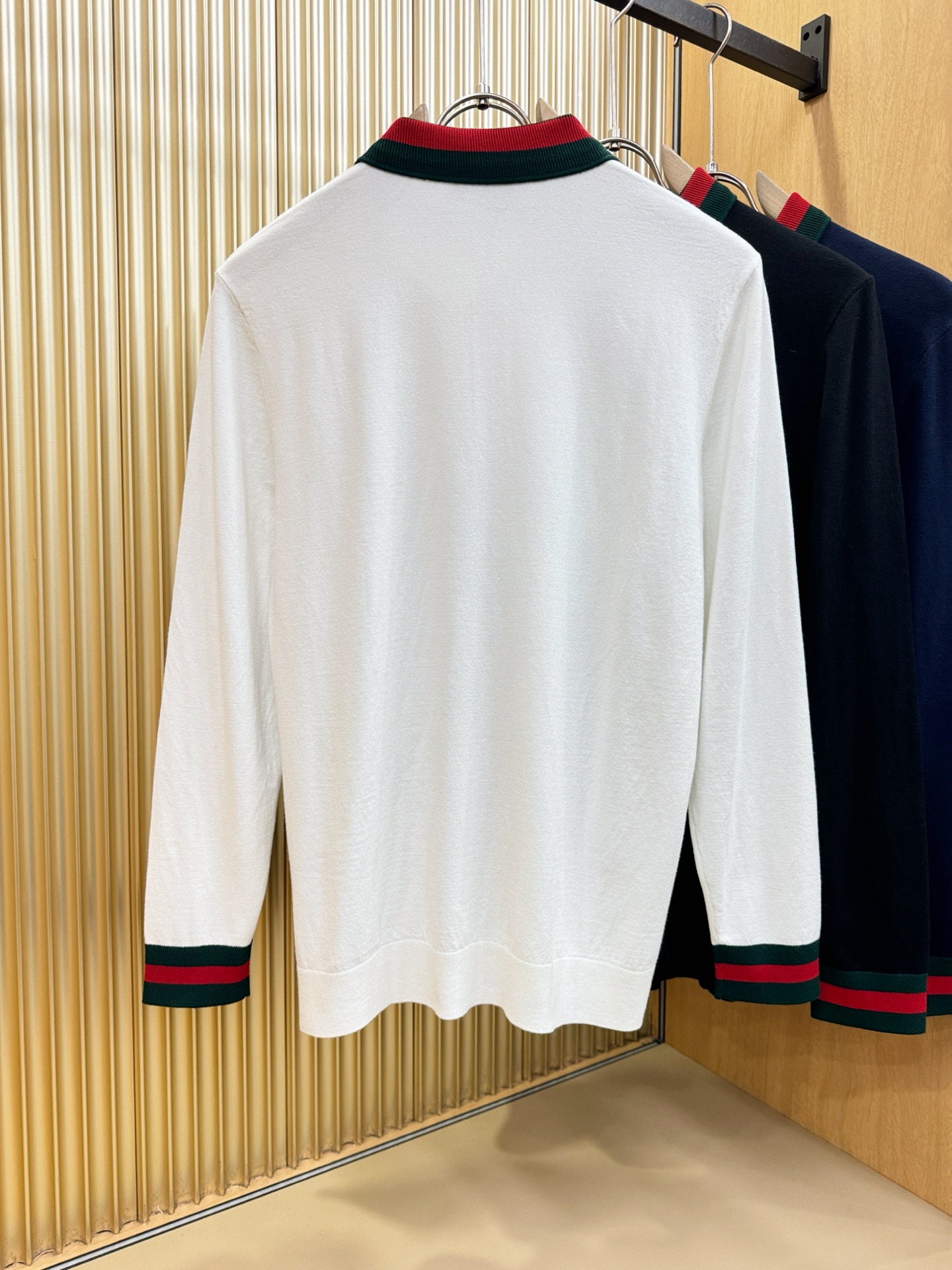 Gucci古奇 2025秋冬新款毛衣，桑蚕丝+绵羊毛，顶级桑蚕丝绵羊毛面料，手感柔软。 logo图案设计