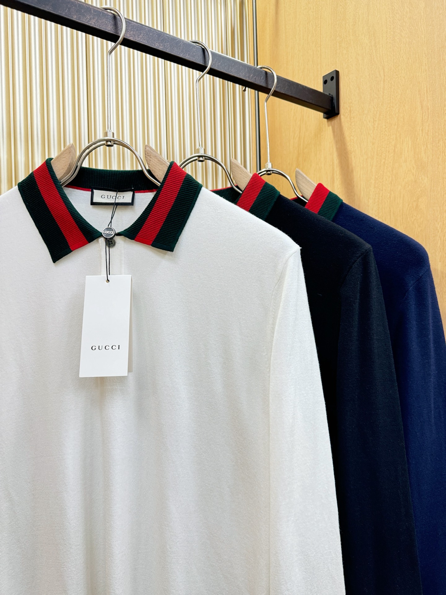 Gucci古奇 2025秋冬新款毛衣，桑蚕丝+绵羊毛，顶级桑蚕丝绵羊毛面料，手感柔软。 logo图案设计