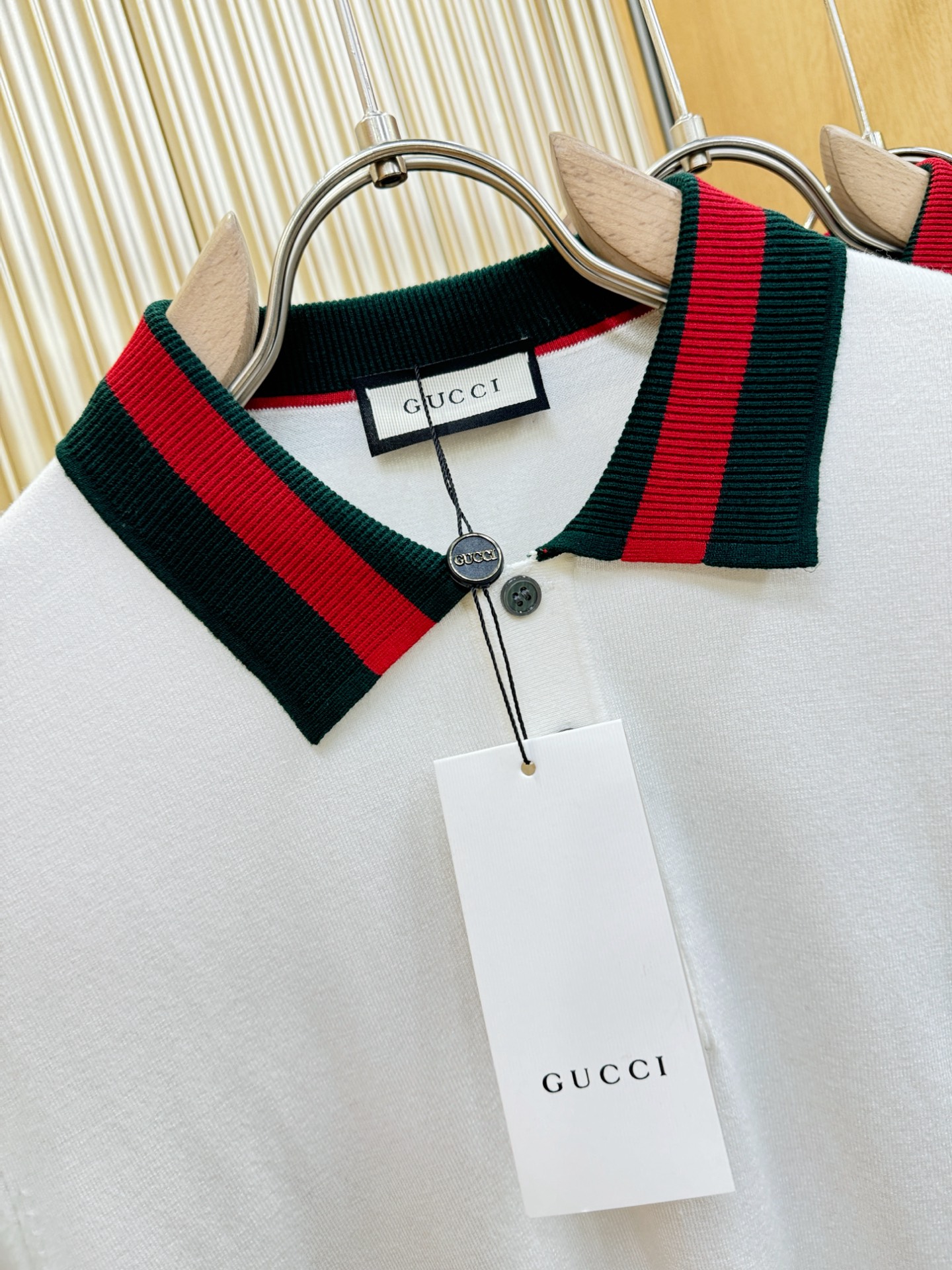 Gucci古奇 2025秋冬新款毛衣，桑蚕丝+绵羊毛，顶级桑蚕丝绵羊毛面料，手感柔软。 logo图案设计