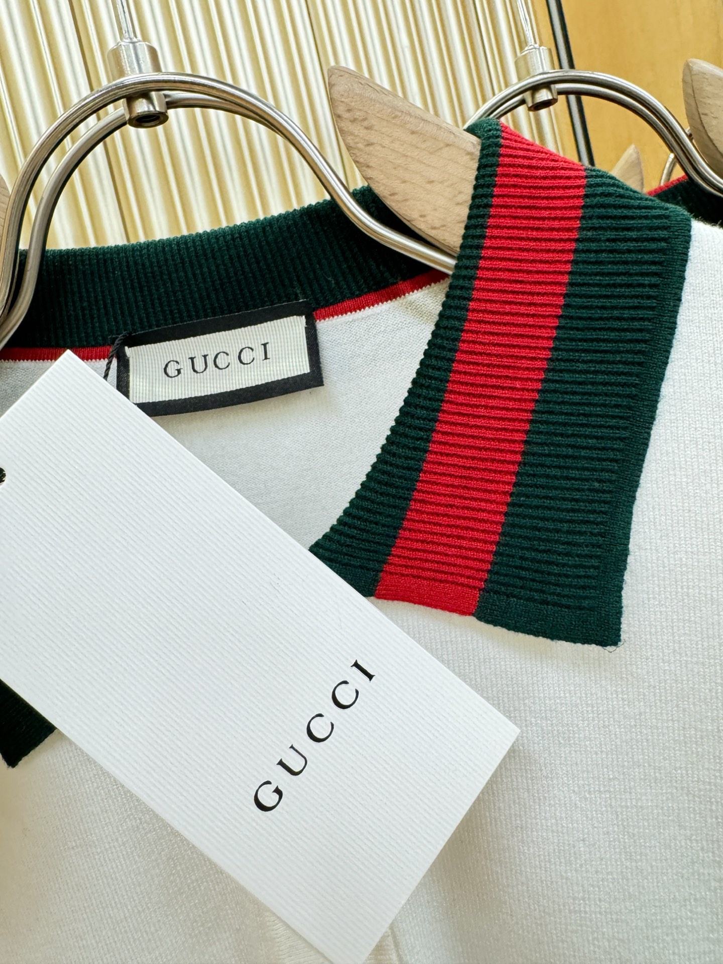 Gucci古奇 2025秋冬新款毛衣，桑蚕丝+绵羊毛，顶级桑蚕丝绵羊毛面料，手感柔软。 logo图案设计