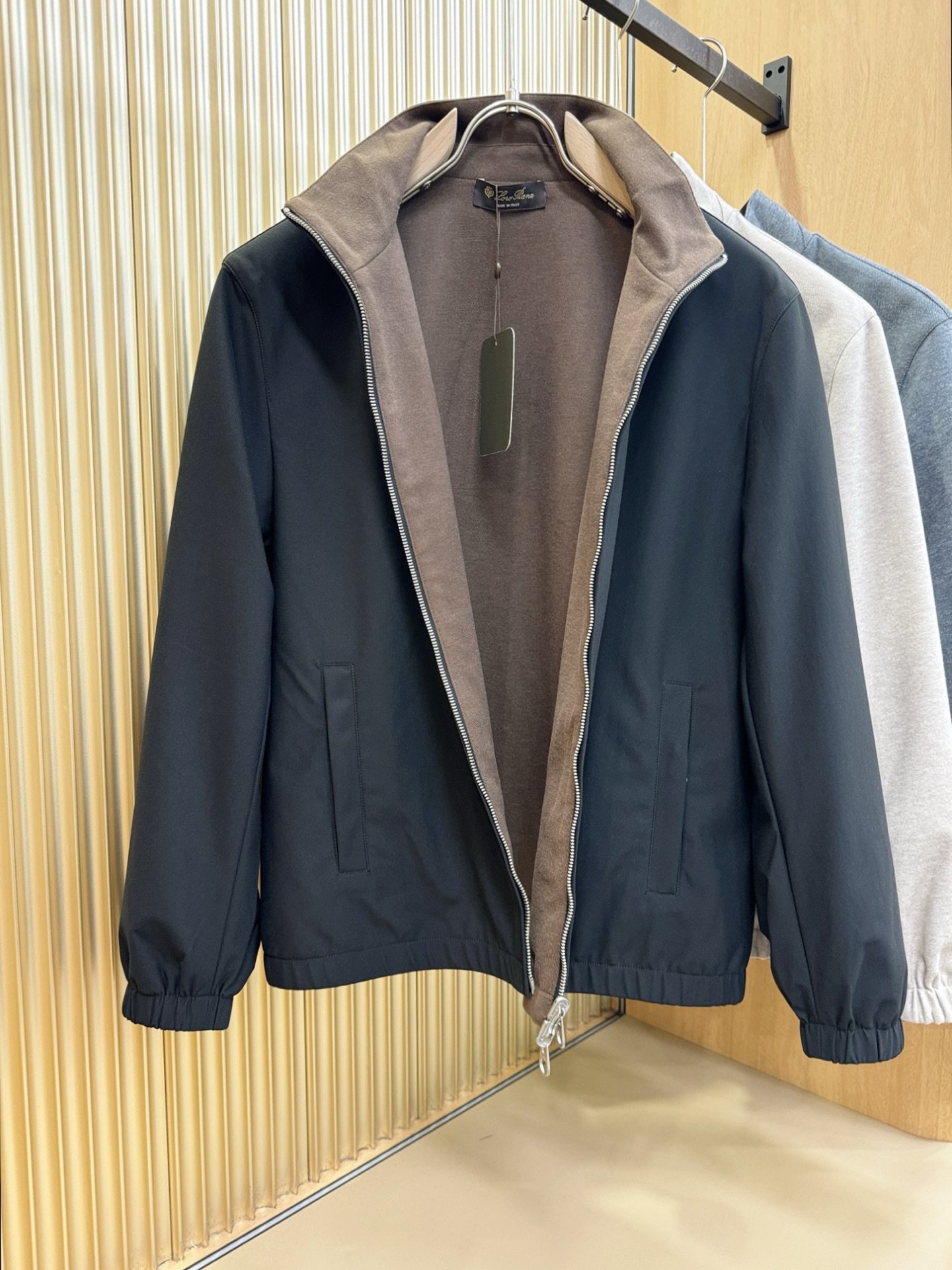 双面可穿！Loro Piana诺悠翩雅 2025秋冬新款夹克外套，原单狠货 意大利进口面料时尚夹克外套。