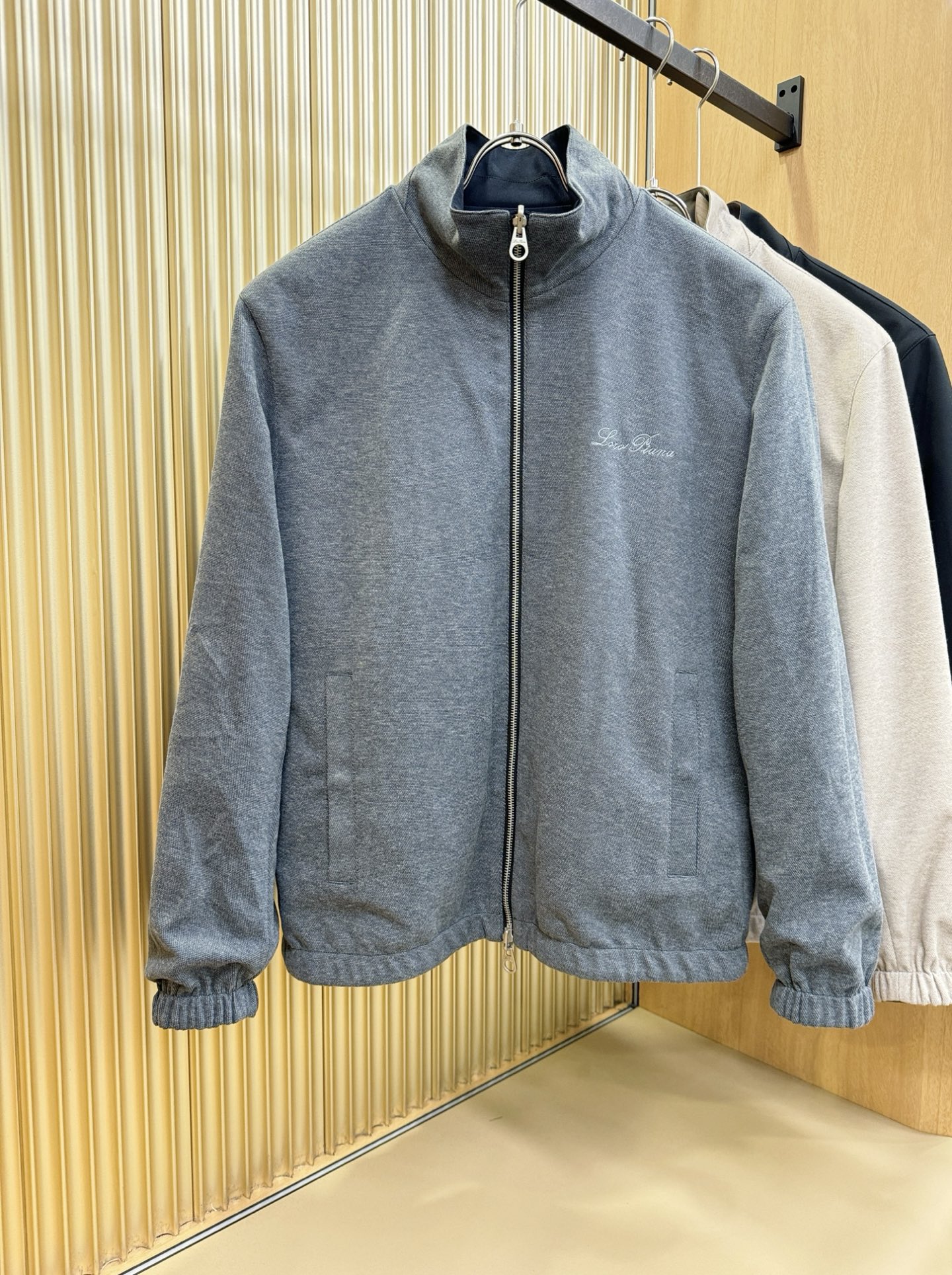 双面可穿！Loro Piana诺悠翩雅 2025秋冬新款夹克外套，原单狠货 意大利进口面料时尚夹克外套。