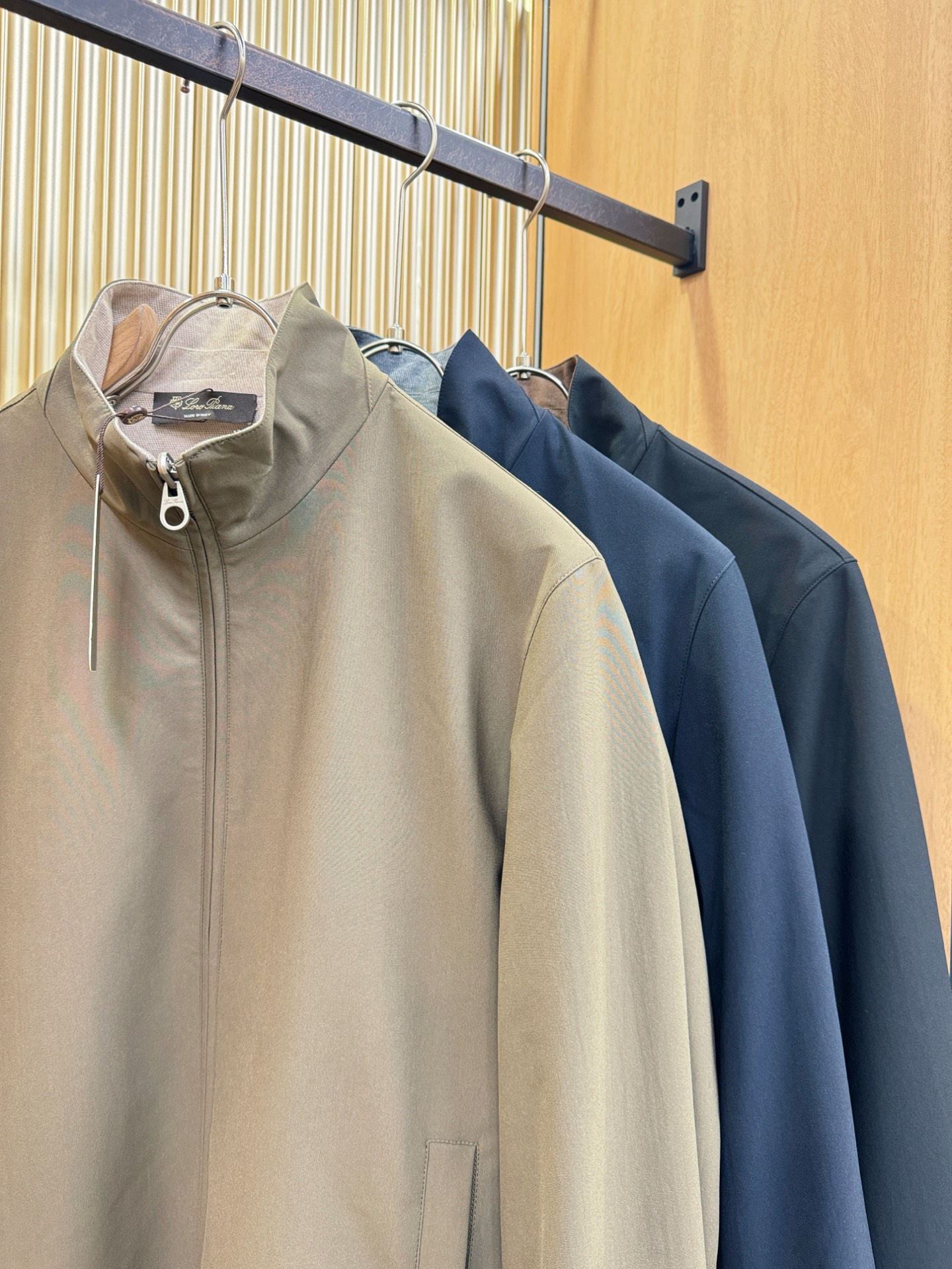 双面可穿！Loro Piana诺悠翩雅 2025秋冬新款夹克外套，原单狠货 意大利进口面料时尚夹克外套。