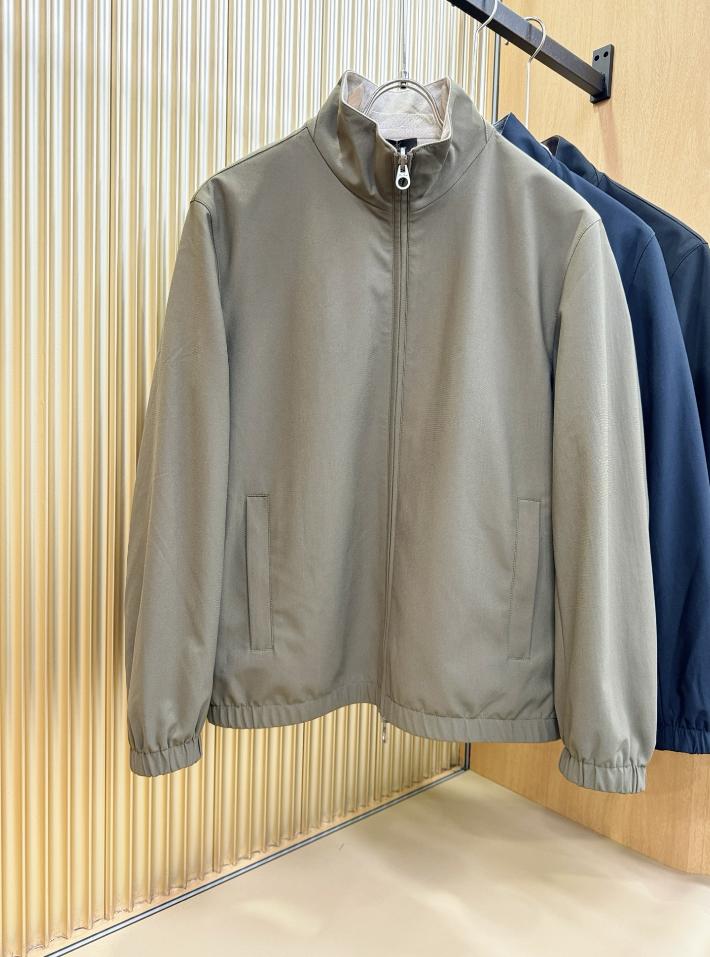 双面可穿！Loro Piana诺悠翩雅 2025秋冬新款夹克外套，原单狠货 意大利进口面料时尚夹克外套。