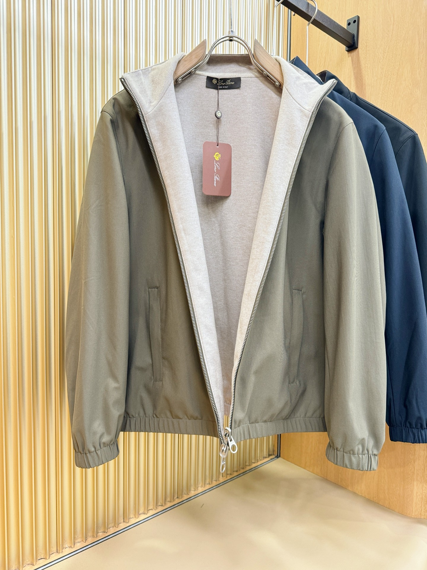 双面可穿！Loro Piana诺悠翩雅 2025秋冬新款夹克外套，原单狠货 意大利进口面料时尚夹克外套。