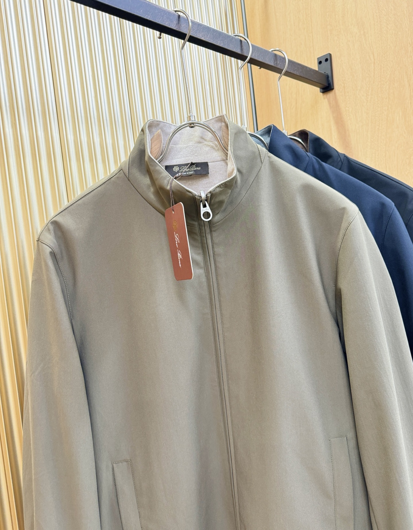 双面可穿！Loro Piana诺悠翩雅 2025秋冬新款夹克外套，原单狠货 意大利进口面料时尚夹克外套。