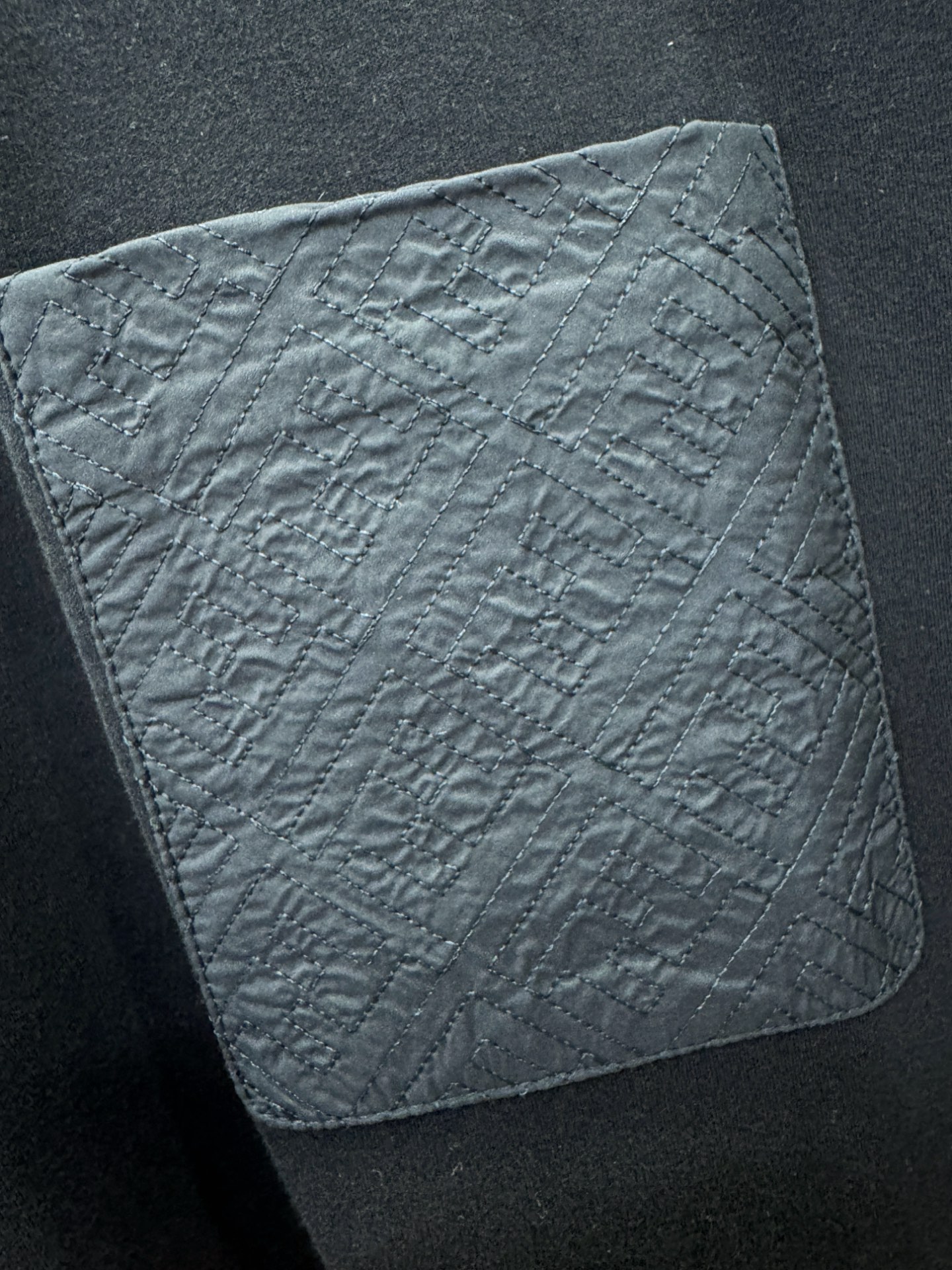 FENDI芬迪 顶级品质 2025秋冬新品短袖！原版定制面料，手感柔软。顶级进口私货，时尚设计潮流短袖，