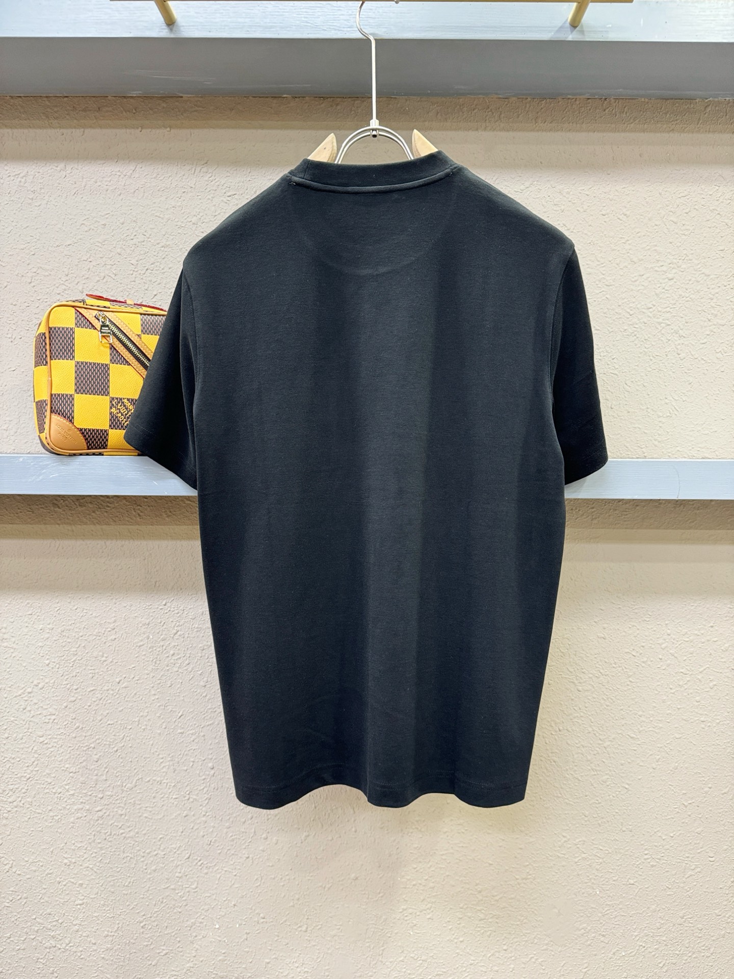 FENDI芬迪 顶级品质 2025秋冬新品短袖！原版定制面料，手感柔软。顶级进口私货，时尚设计潮流短袖，