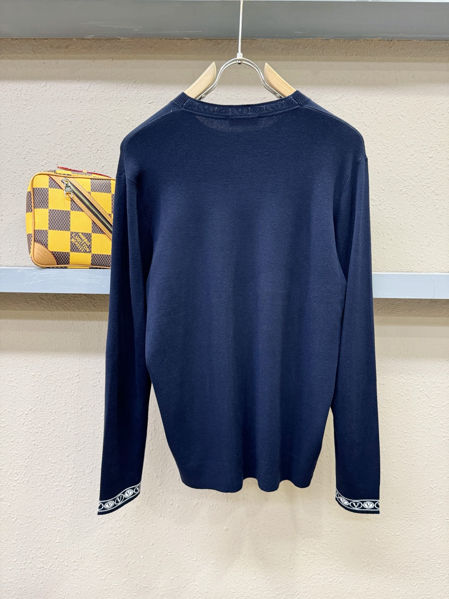 VALENTINO华伦天奴 2025秋冬新款毛衣，桑蚕丝+绵羊毛，顶级桑蚕丝绵羊毛面料，手感柔软。 lo