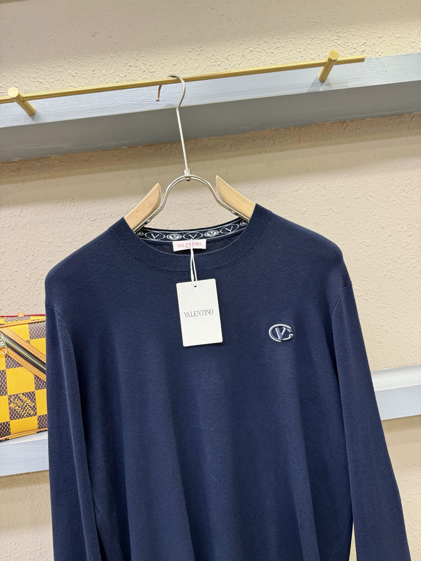 VALENTINO华伦天奴 2025秋冬新款毛衣，桑蚕丝+绵羊毛，顶级桑蚕丝绵羊毛面料，手感柔软。 lo