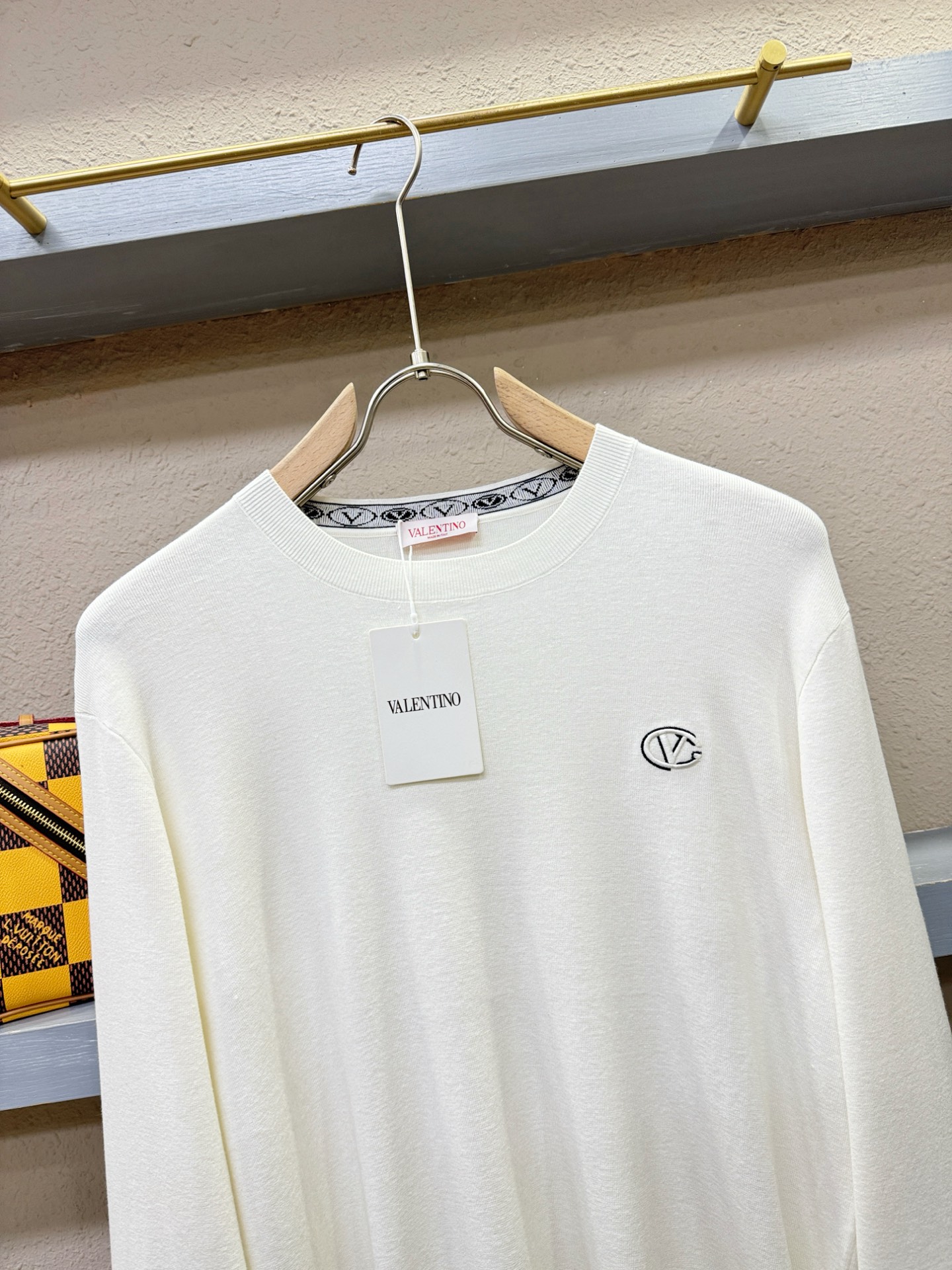 VALENTINO华伦天奴 2025秋冬新款毛衣，桑蚕丝+绵羊毛，顶级桑蚕丝绵羊毛面料，手感柔软。 lo