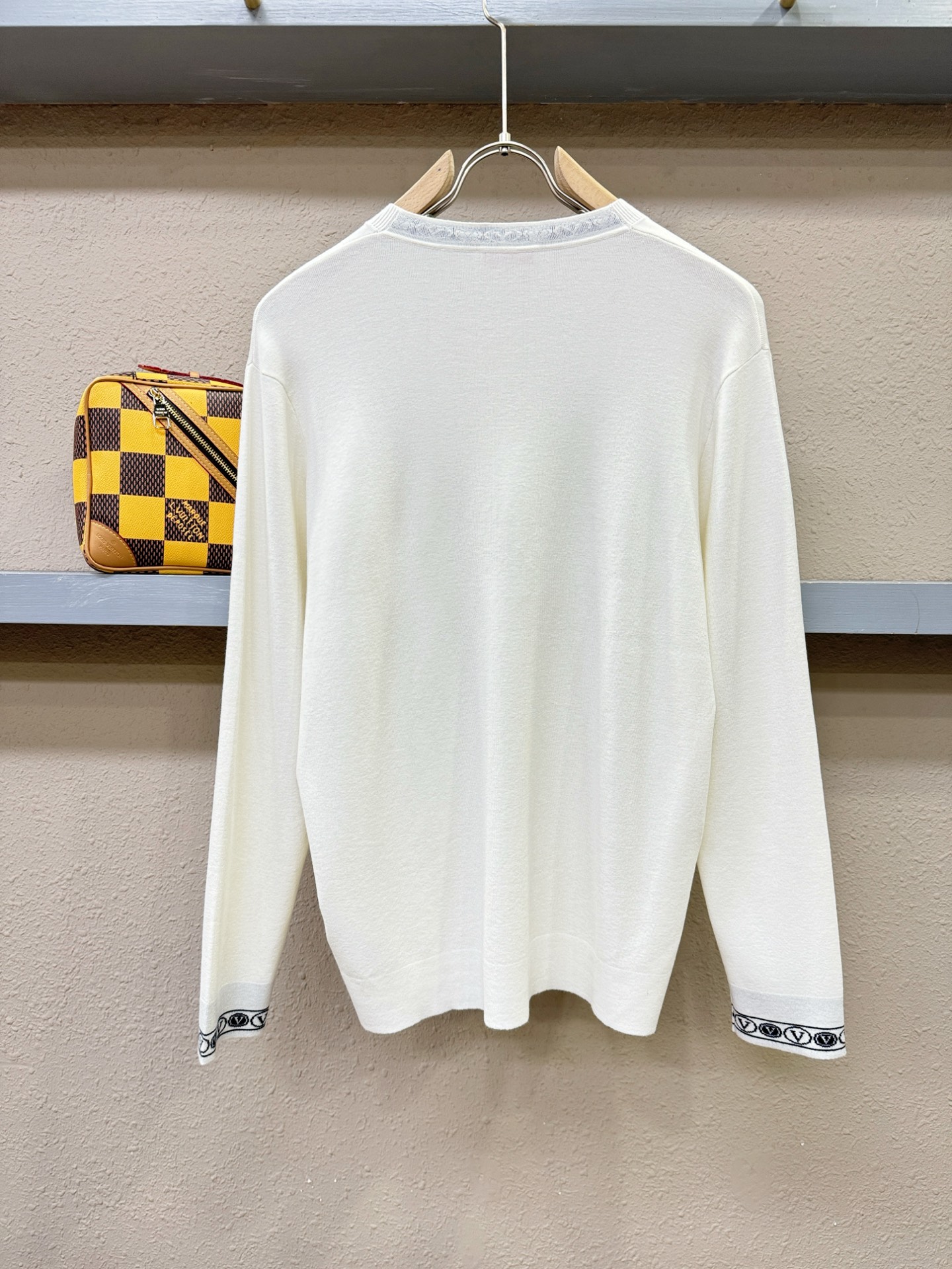 VALENTINO华伦天奴 2025秋冬新款毛衣，桑蚕丝+绵羊毛，顶级桑蚕丝绵羊毛面料，手感柔软。 lo