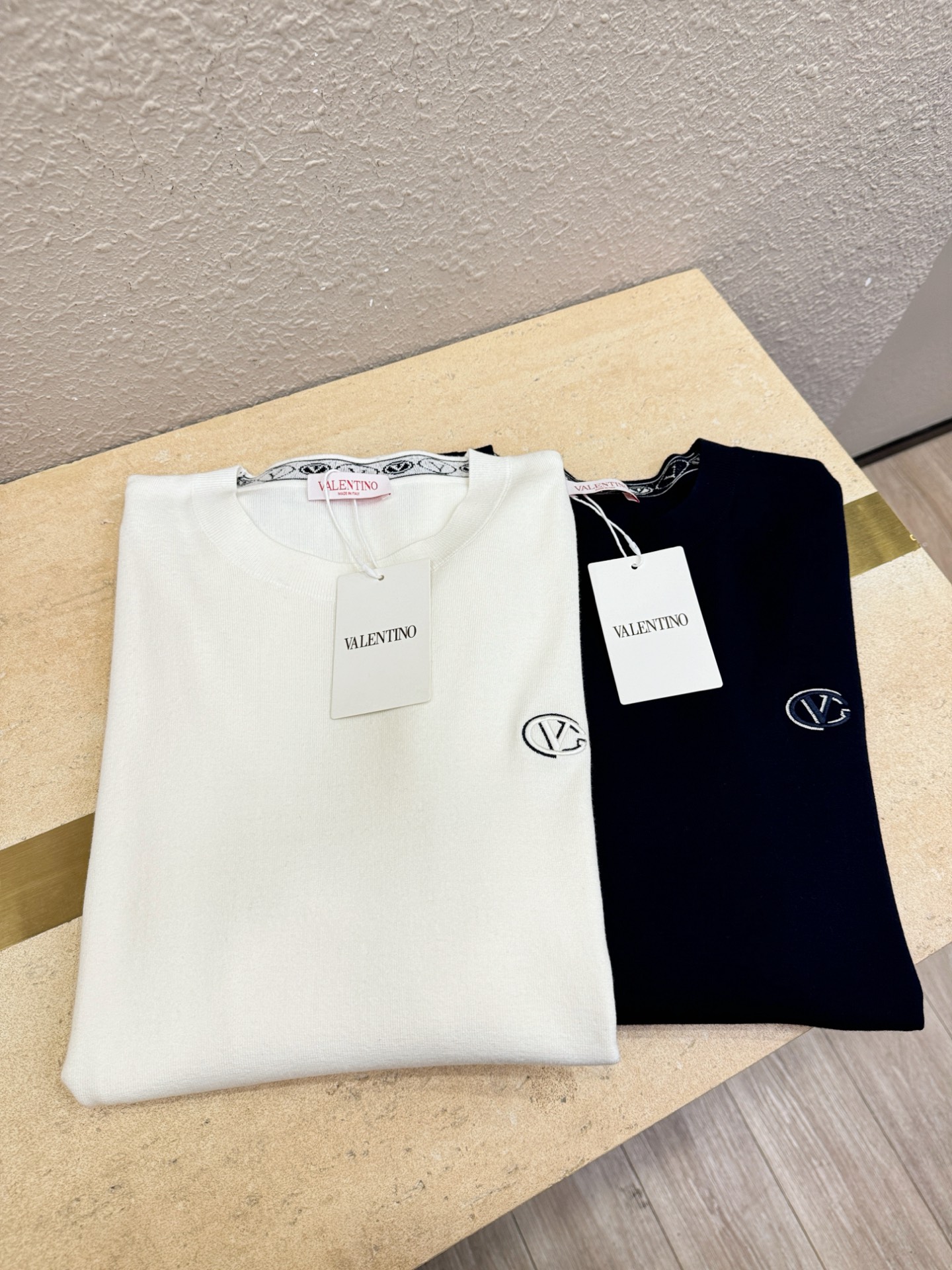 VALENTINO华伦天奴 2025秋冬新款毛衣，桑蚕丝+绵羊毛，顶级桑蚕丝绵羊毛面料，手感柔软。 lo