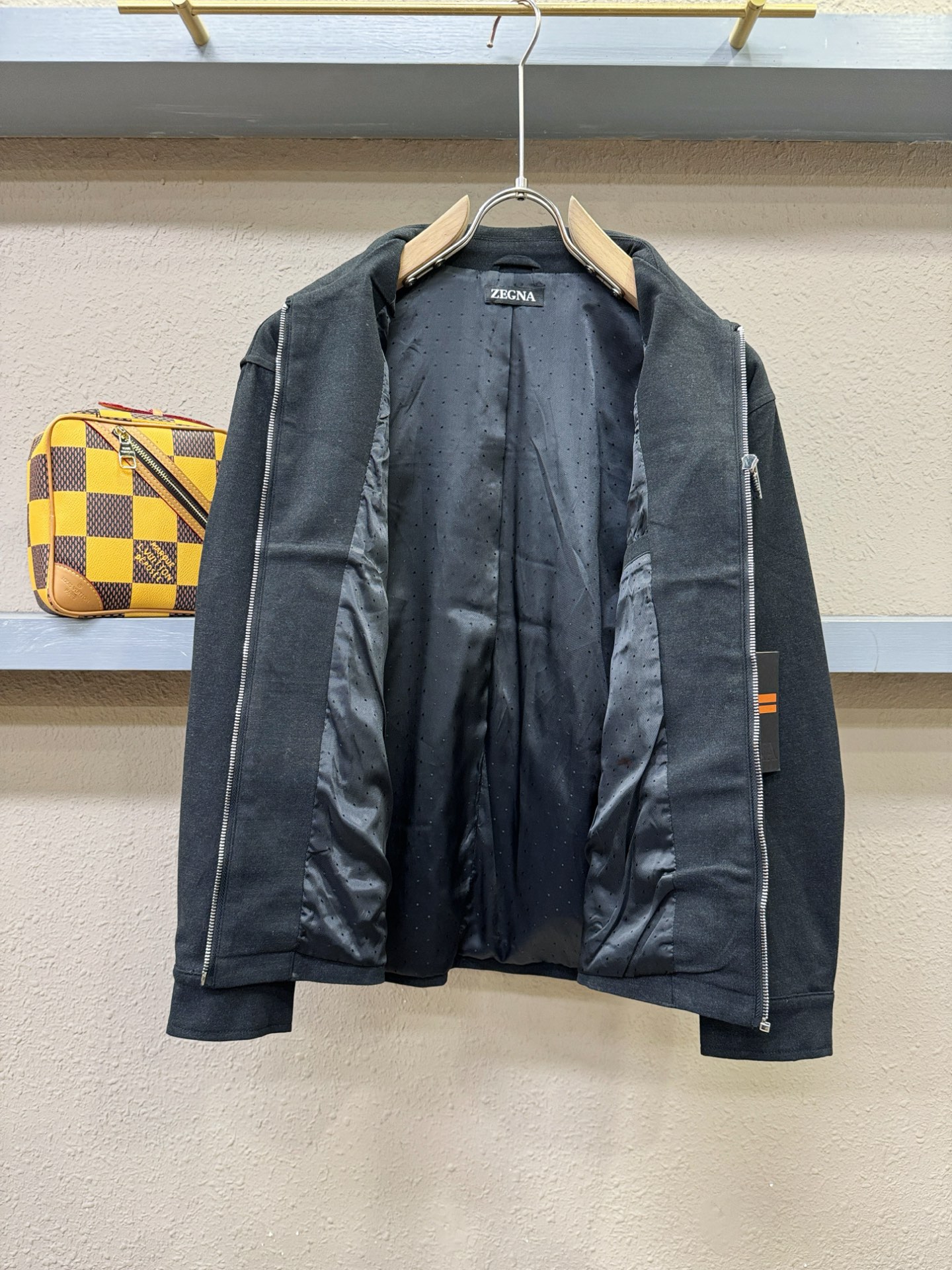 Ermenegildo Zeg*a杰*亚 2025新款 夹克外套，意大利进口面料时尚夹克外套。欧洲专柜同