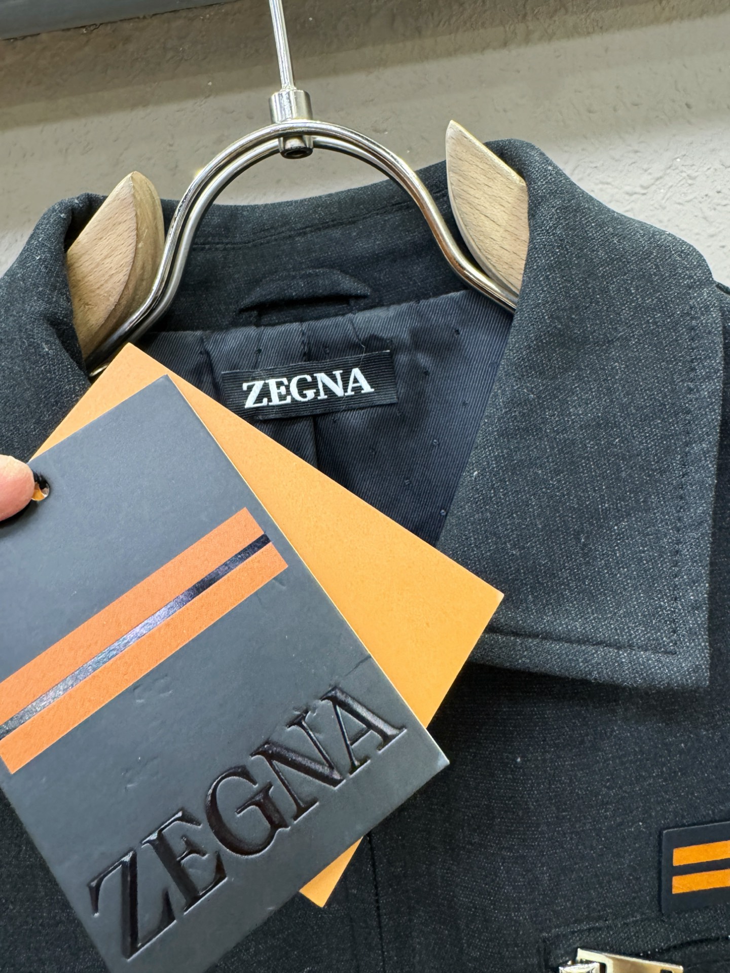 Ermenegildo Zeg*a杰*亚 2025新款 夹克外套，意大利进口面料时尚夹克外套。欧洲专柜同