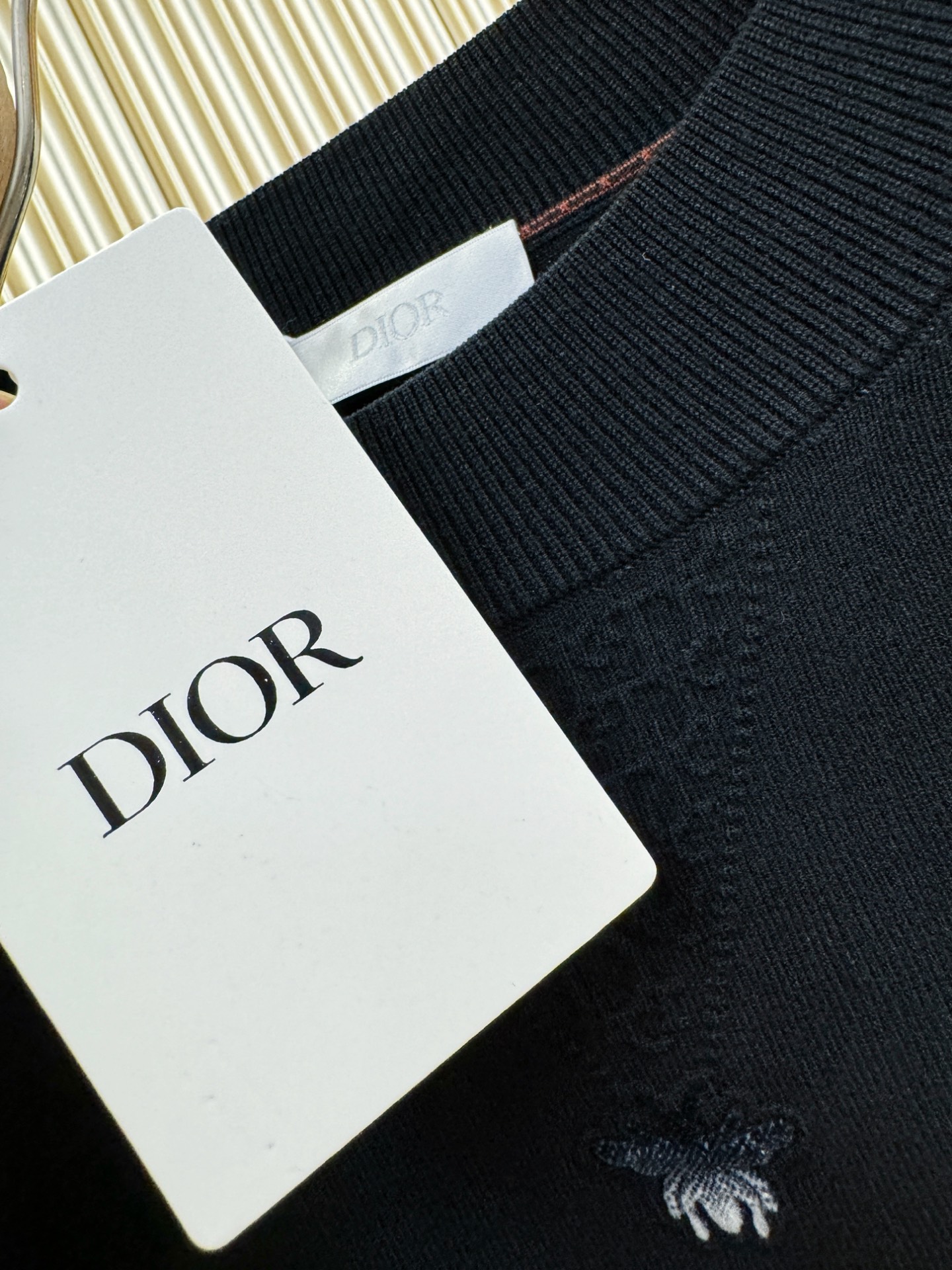 Dior迪奥2025秋冬新款毛衣，桑蚕丝+绵羊毛，顶级桑蚕丝绵羊毛面料，手感柔软。 logo图案设计，贸