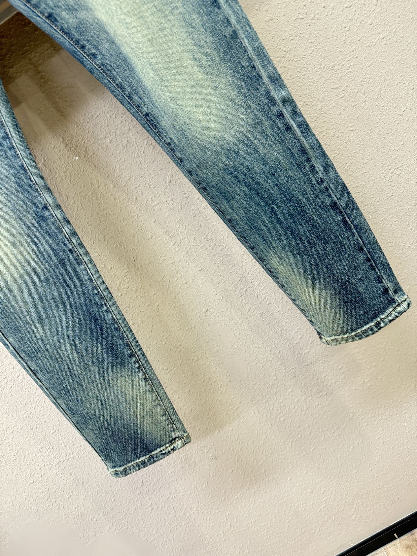 Versace 范思哲 2025专柜新品，原版牛仔裤 原版重工打造，品牌经典LOGO设计，三标齐全！原版