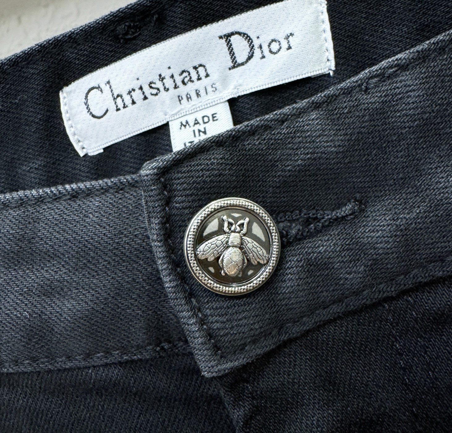 Dior迪奥 2025专柜新品，原版牛仔裤 原版重工打造，品牌经典LOGO设计，三标齐全！原版五金辅料。