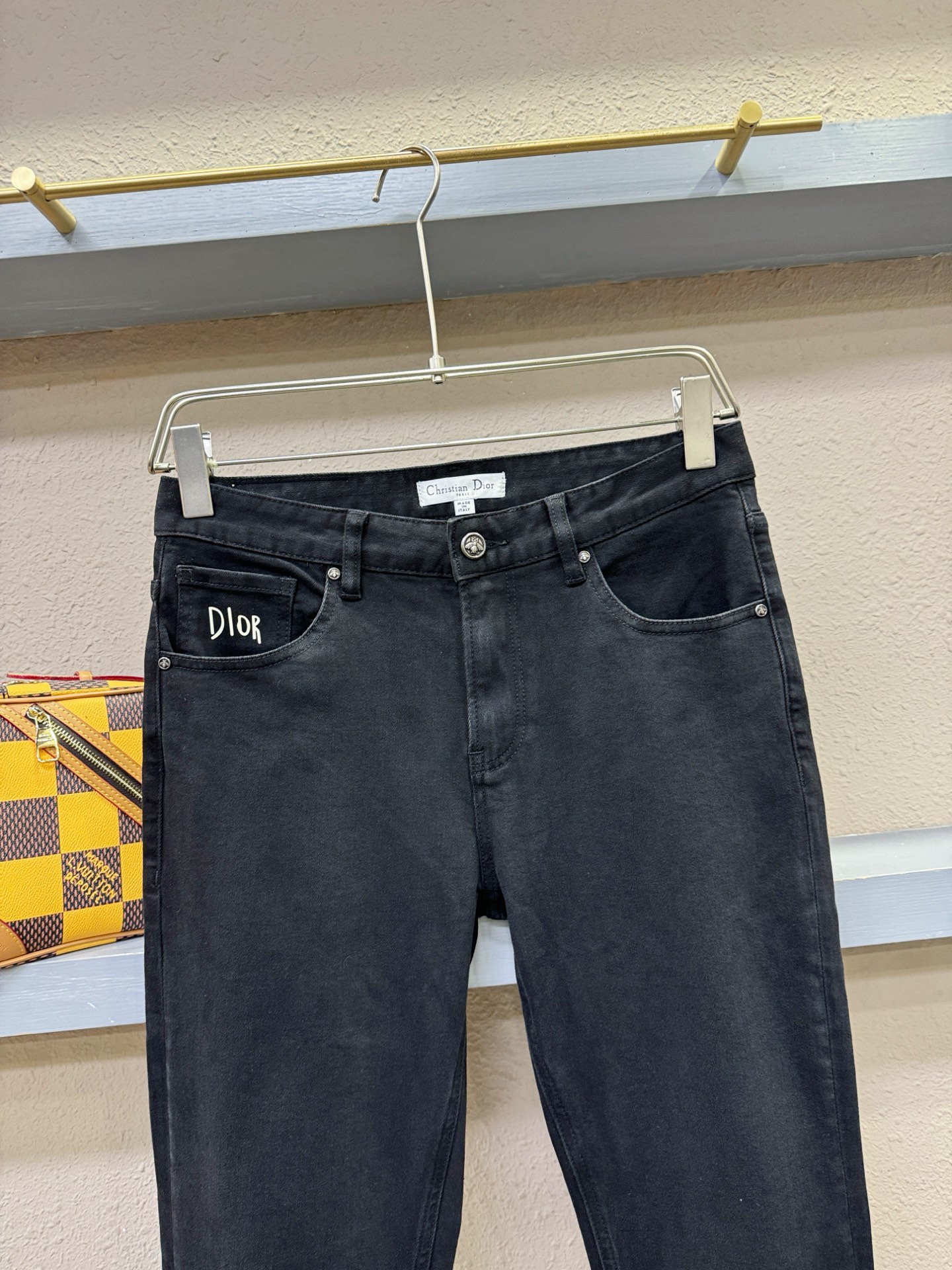 Dior迪奥 2025专柜新品，原版牛仔裤 原版重工打造，品牌经典LOGO设计，三标齐全！原版五金辅料。