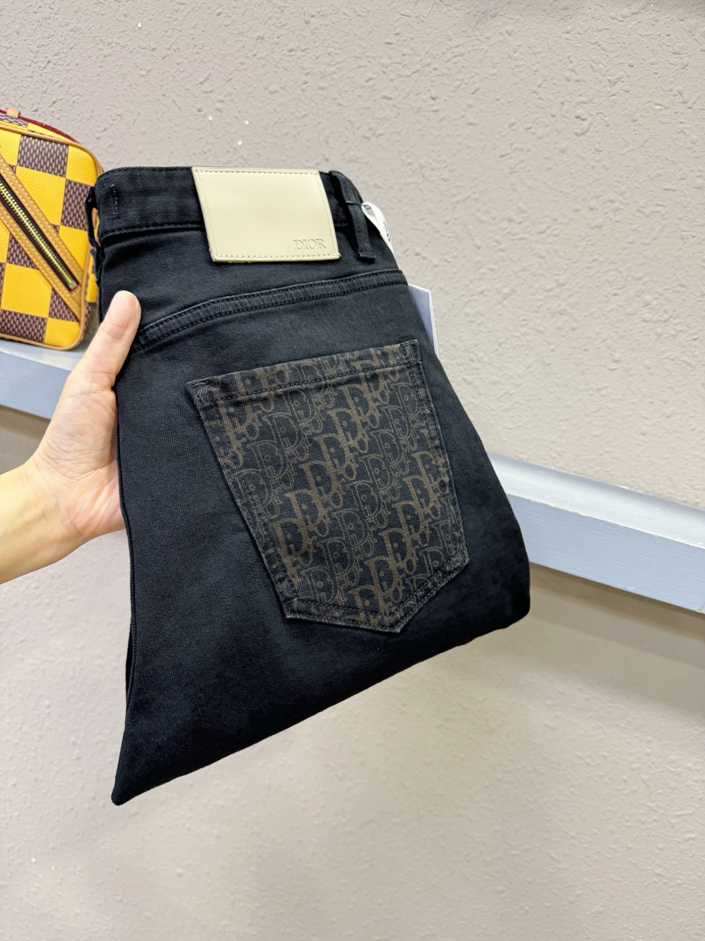 Dior迪奥 2025专柜新品，原版牛仔裤 原版重工打造，品牌经典LOGO设计，三标齐全！原版五金辅料。