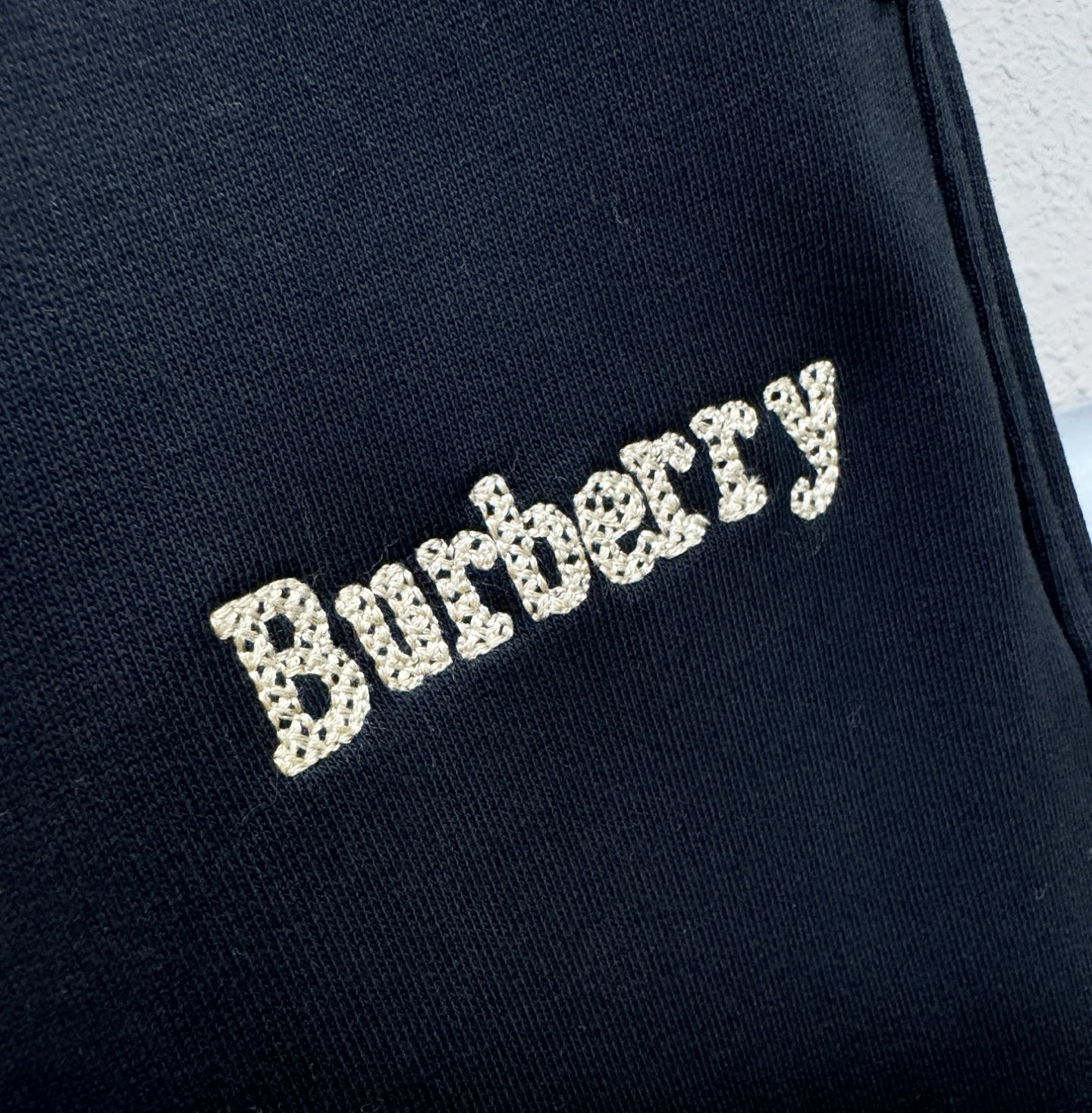 BURBERRY巴宝莉 2025秋冬超火休闲裤，选用欧洲进口面料，柔软舒适有质感，原版五金配件，非常炫酷
