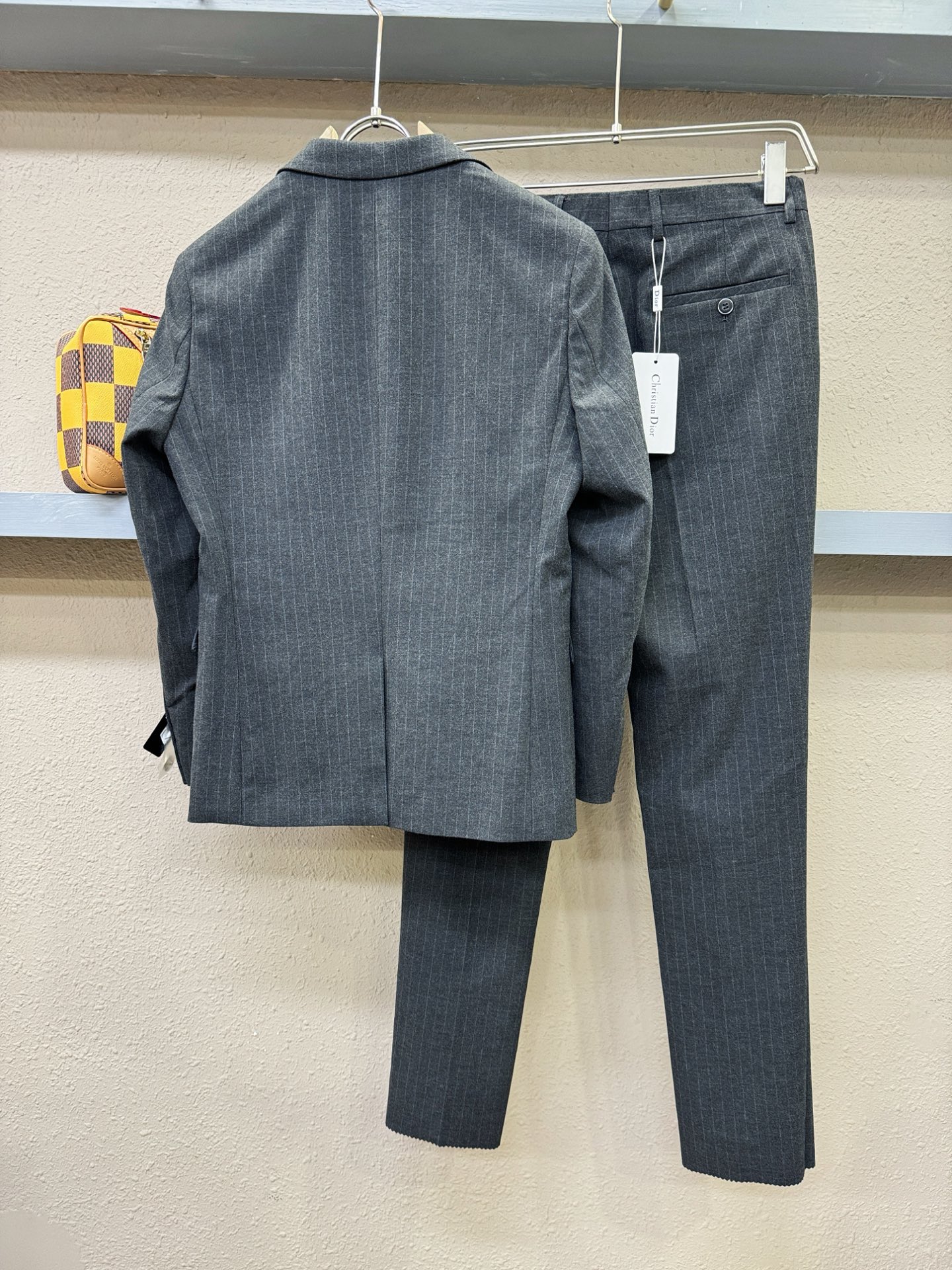 套装 Dior迪奥 2025新款西服套装，客供意大利顶级奢华面料，没有一位成功男人能拒绝 西服的质感，西