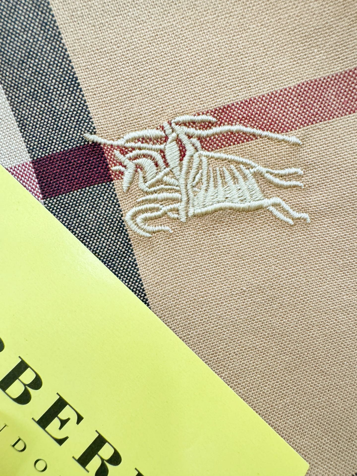 BURBERRY巴宝莉 2025 新款衬衫，贸易公司渠道稀出，领先官网发售！经典休闲衬衫搭配独特的设计，