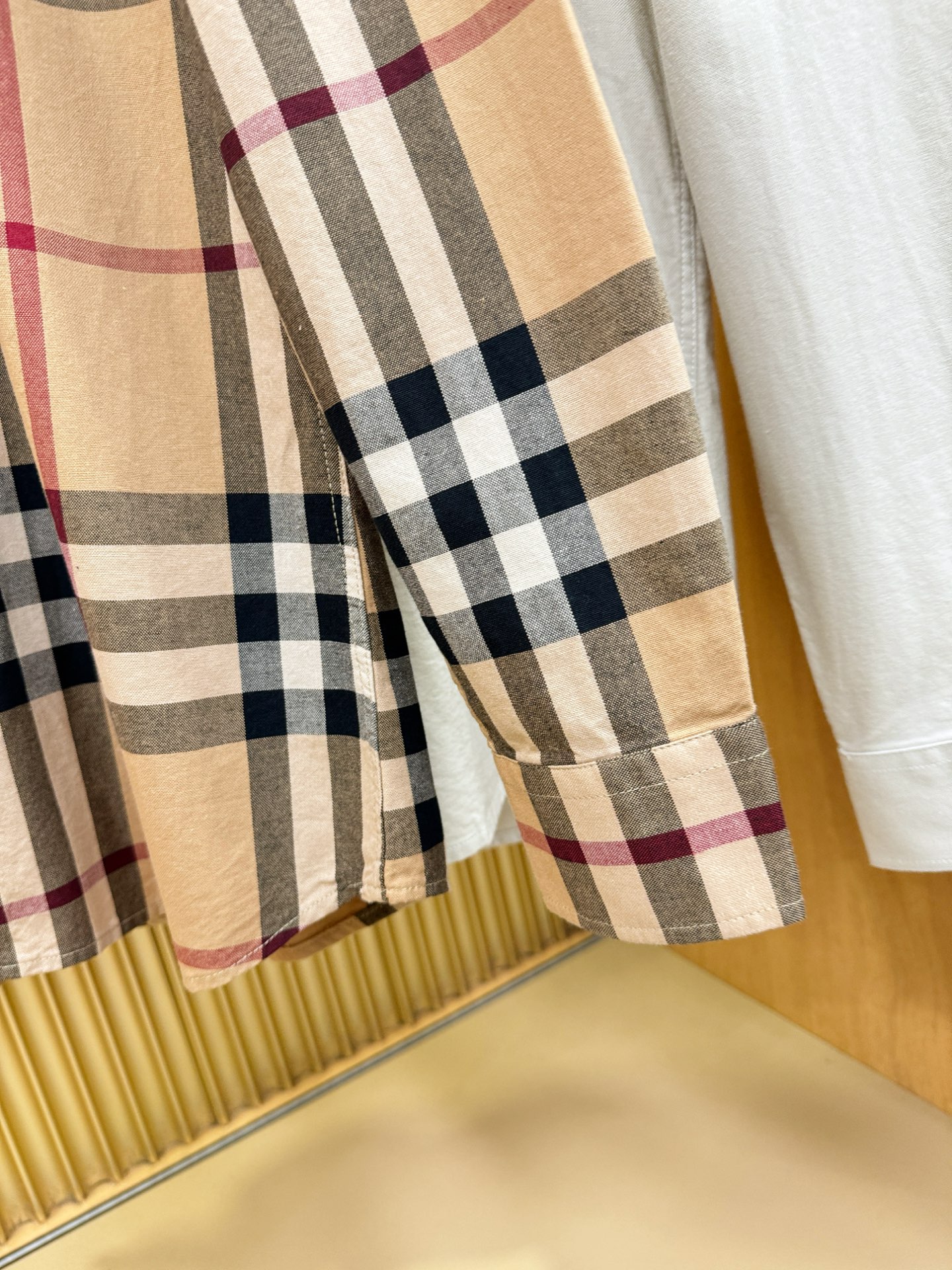 BURBERRY巴宝莉 2025 新款衬衫，贸易公司渠道稀出，领先官网发售！经典休闲衬衫搭配独特的设计，