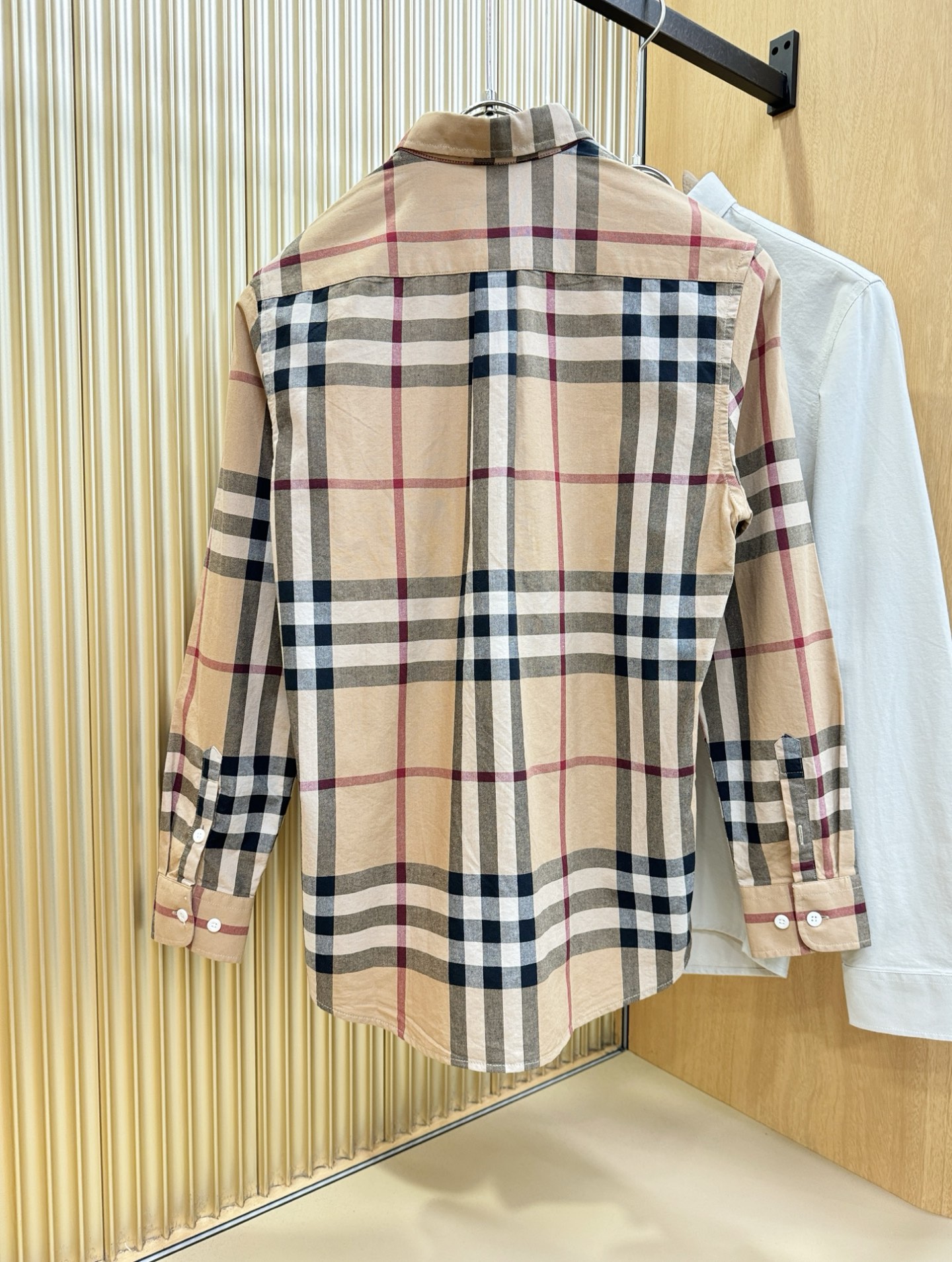 BURBERRY巴宝莉 2025 新款衬衫，贸易公司渠道稀出，领先官网发售！经典休闲衬衫搭配独特的设计，