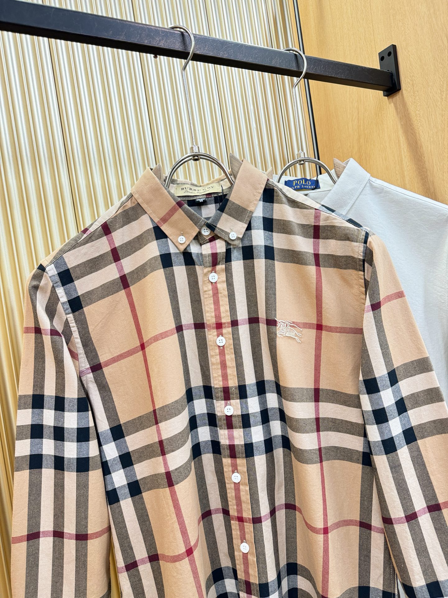 BURBERRY巴宝莉 2025 新款衬衫，贸易公司渠道稀出，领先官网发售！经典休闲衬衫搭配独特的设计，