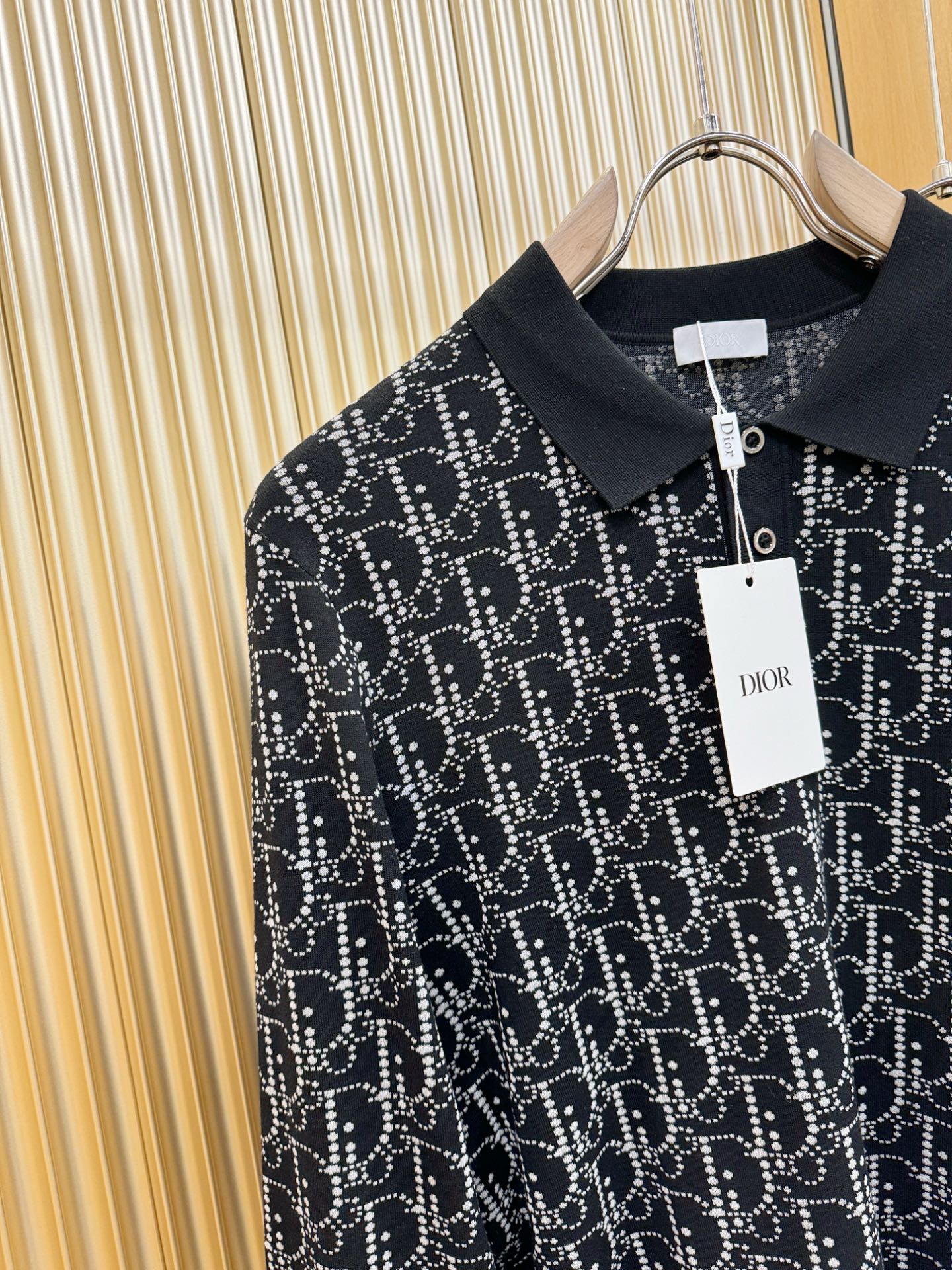 Dior迪奥2025秋冬新款毛衣，桑蚕丝+绵羊毛，顶级桑蚕丝绵羊毛面料，手感柔软。 logo图案设计，贸