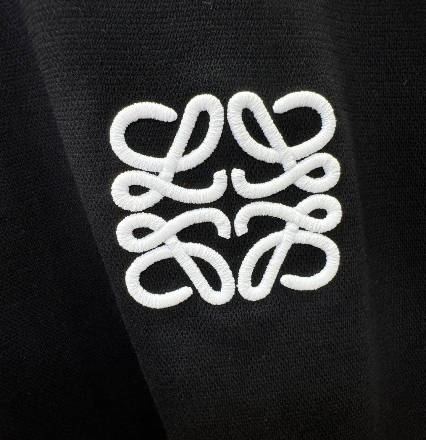 LOEWE罗意威 2025秋冬新品长袖卫衣，经典Logo设计，百搭款 官网同步发售，柔软细腻 亲肤感极高