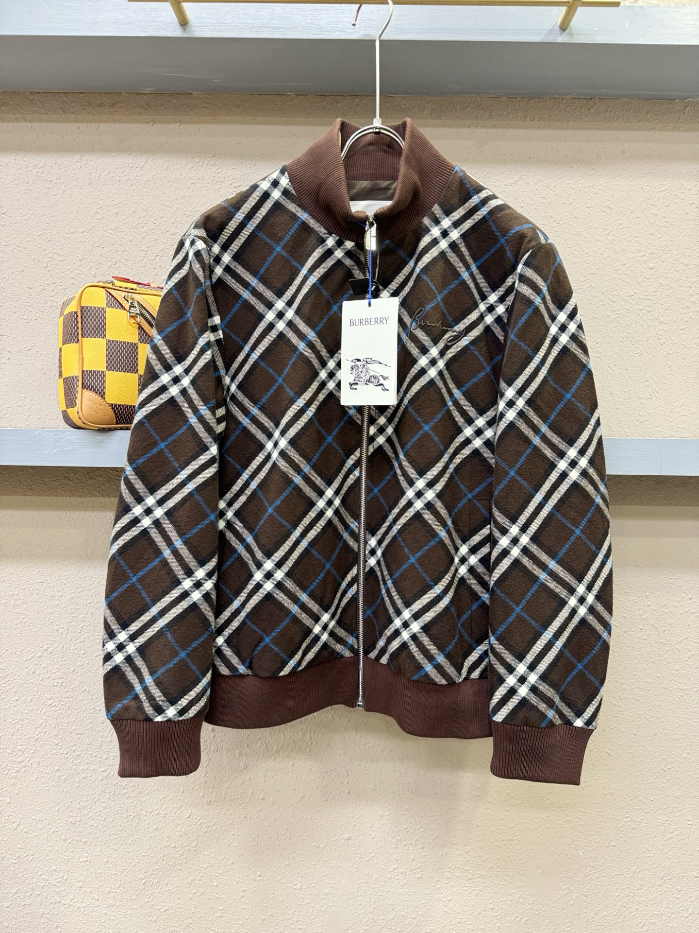 BURBERRY巴宝莉 2025秋冬新款夹克外套，原单狠货 意大利进口面料时尚夹克外套。欧洲专柜同步，上